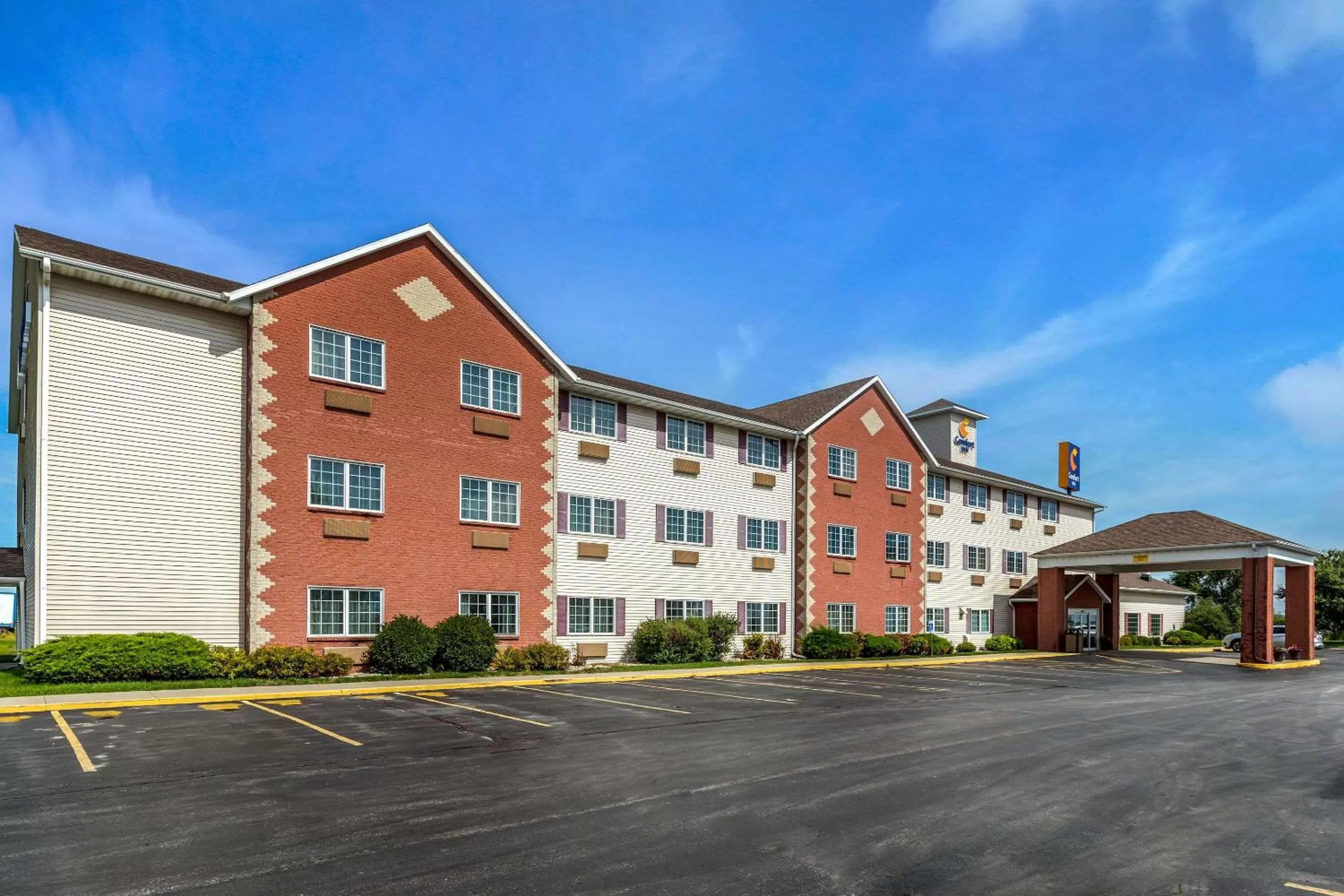 Property building in Comfort Inn