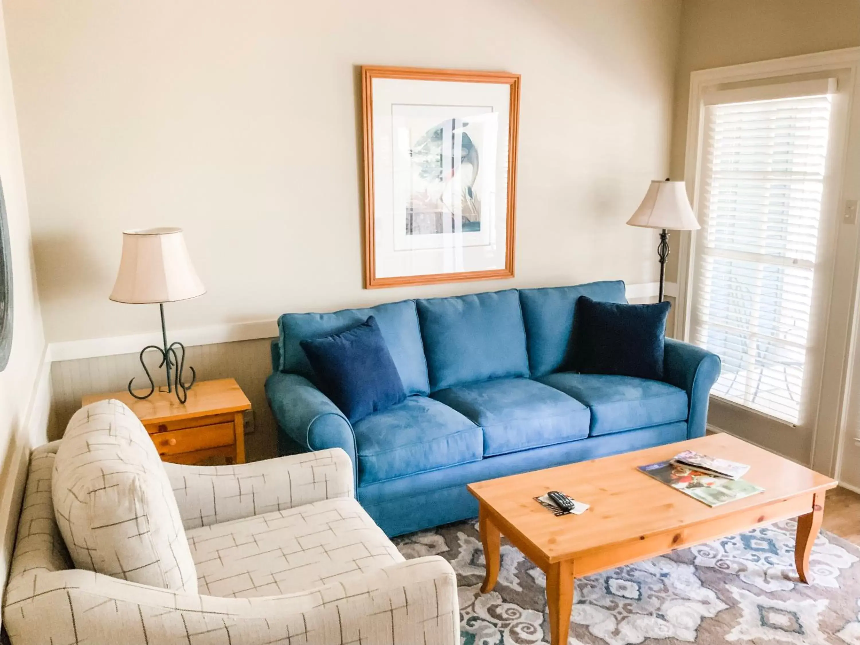 Living room, Seating Area in The Lodge at The Bluffs