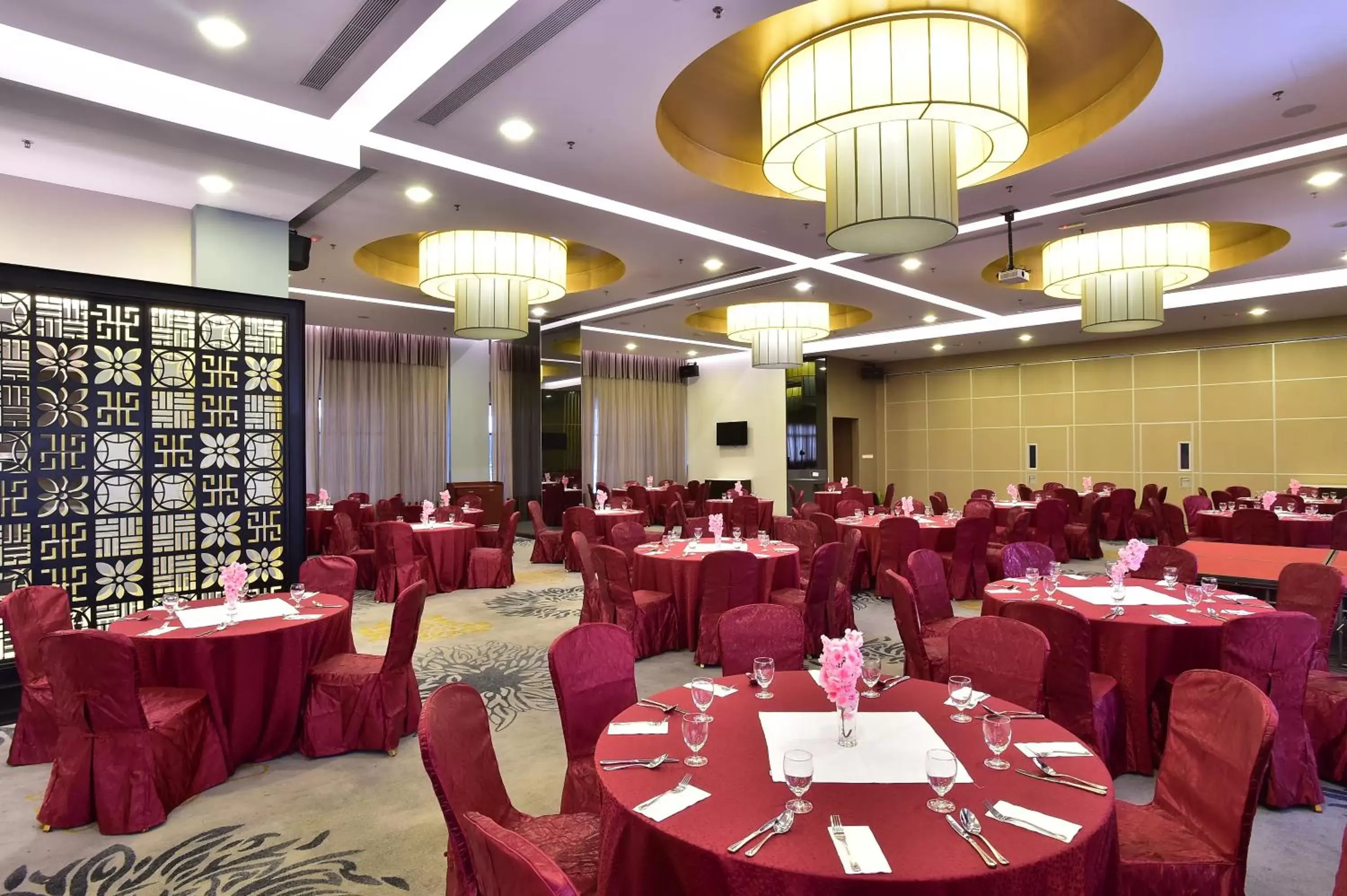 Restaurant/places to eat, Banquet Facilities in Mercure Selangor Selayang