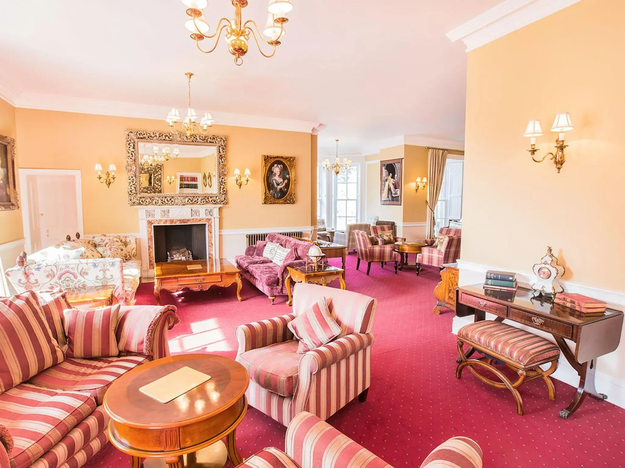 Lounge or bar in Carberry Tower Mansion House and Estate Lounge or bar in Carberry Tower Mansion House and Estate