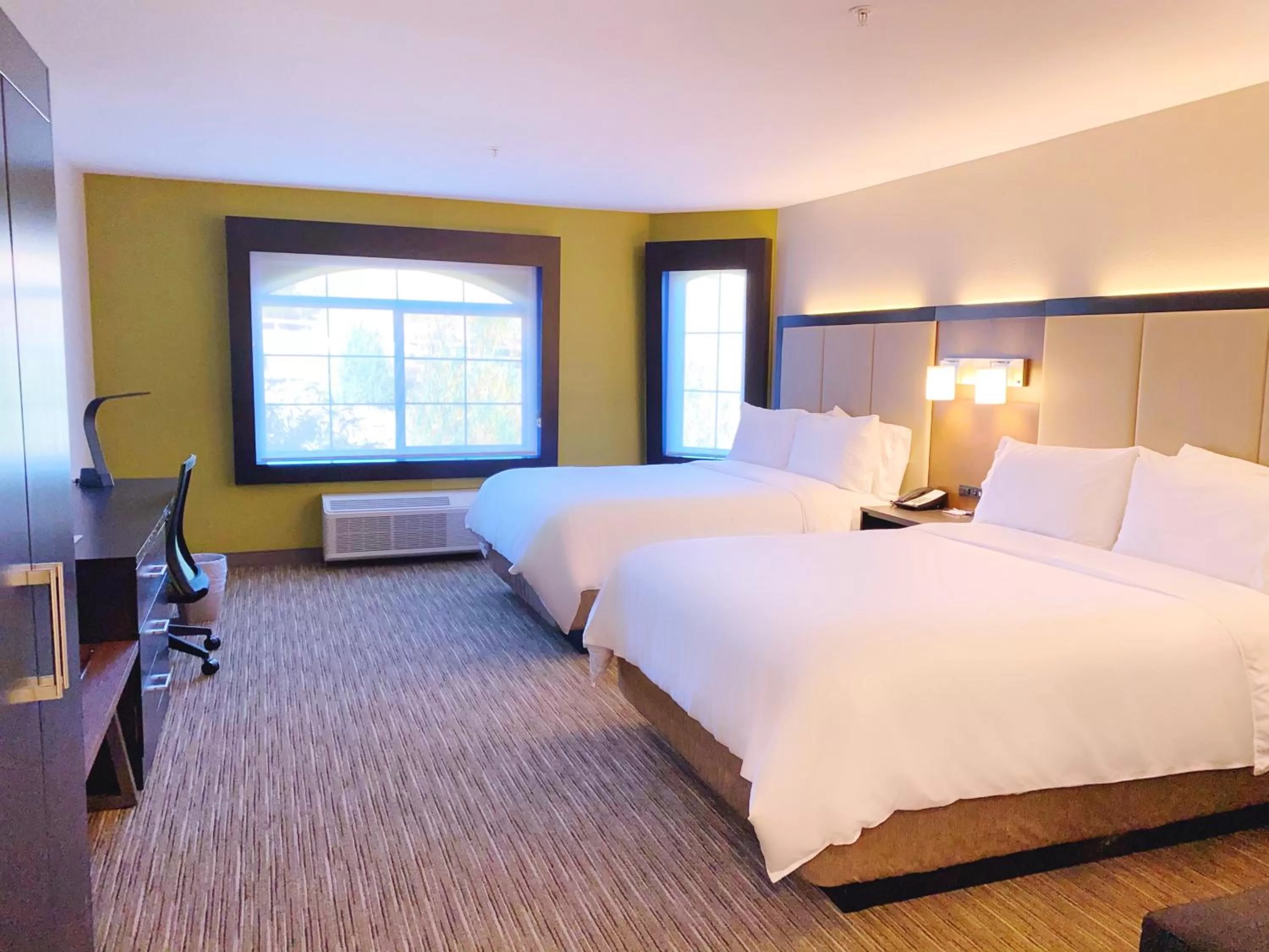 Bed in Holiday Inn Express Prescott by IHG