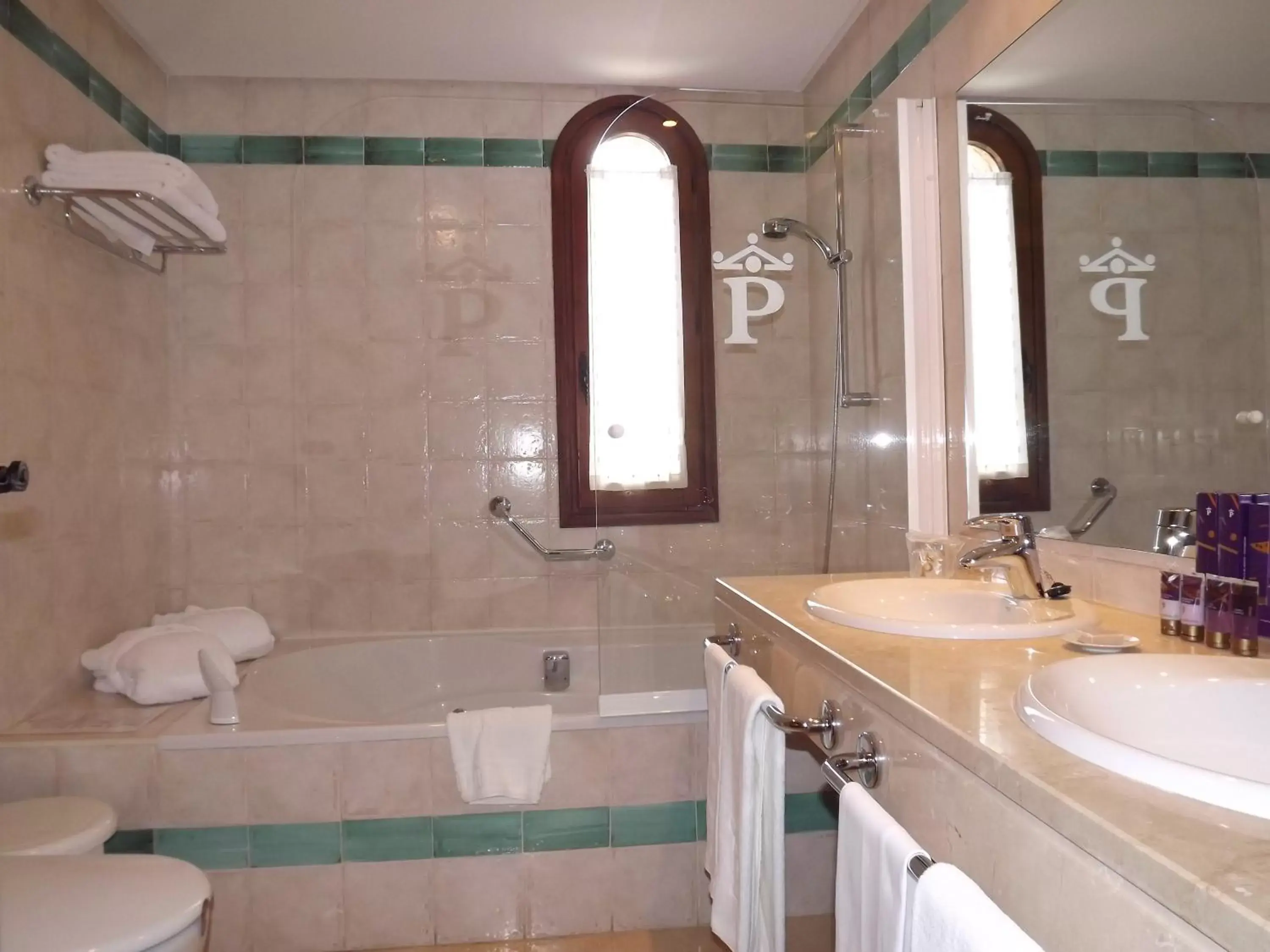 Bathroom in Parador de Alcañiz