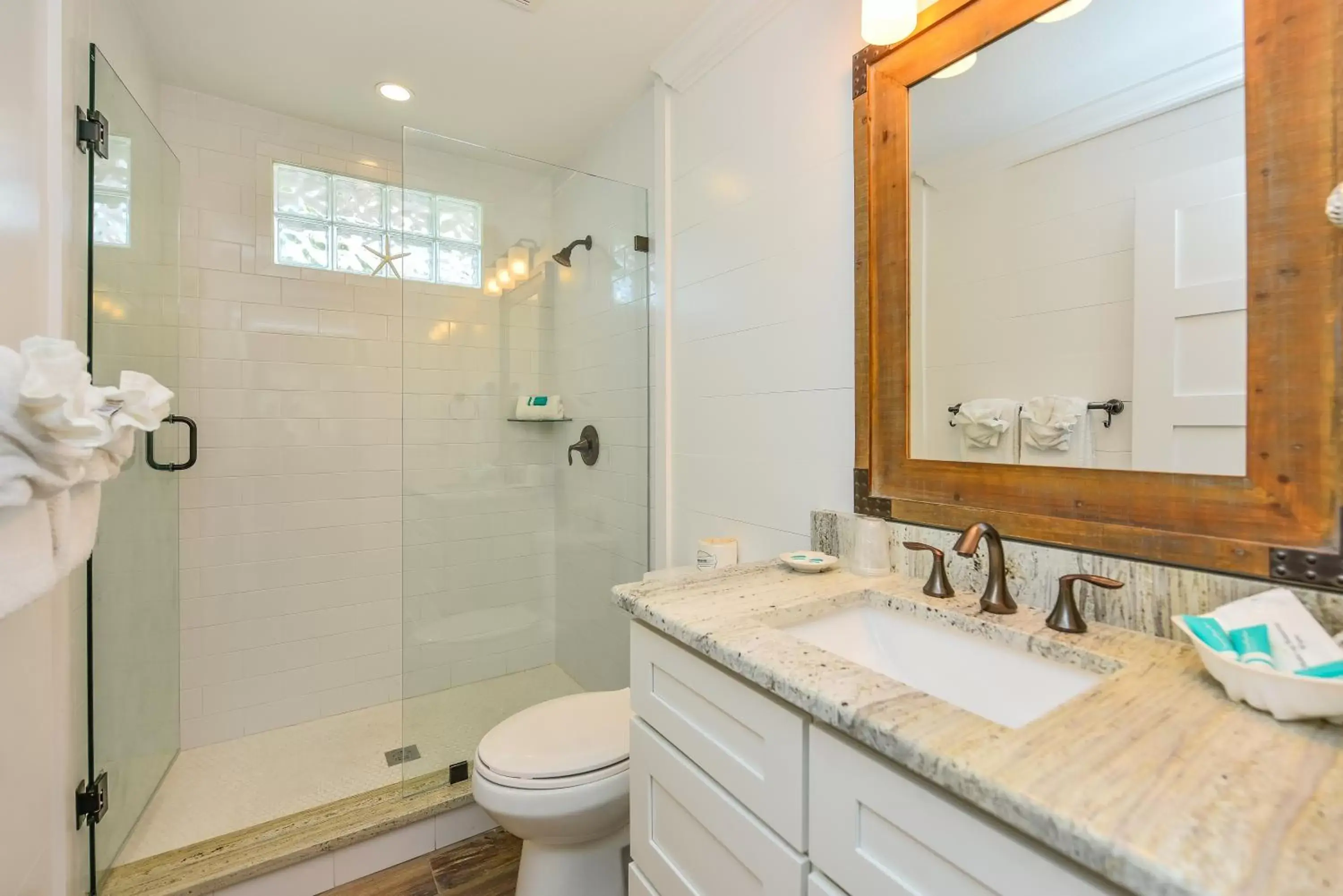 Shower, Bathroom in Tropical Breeze Resort