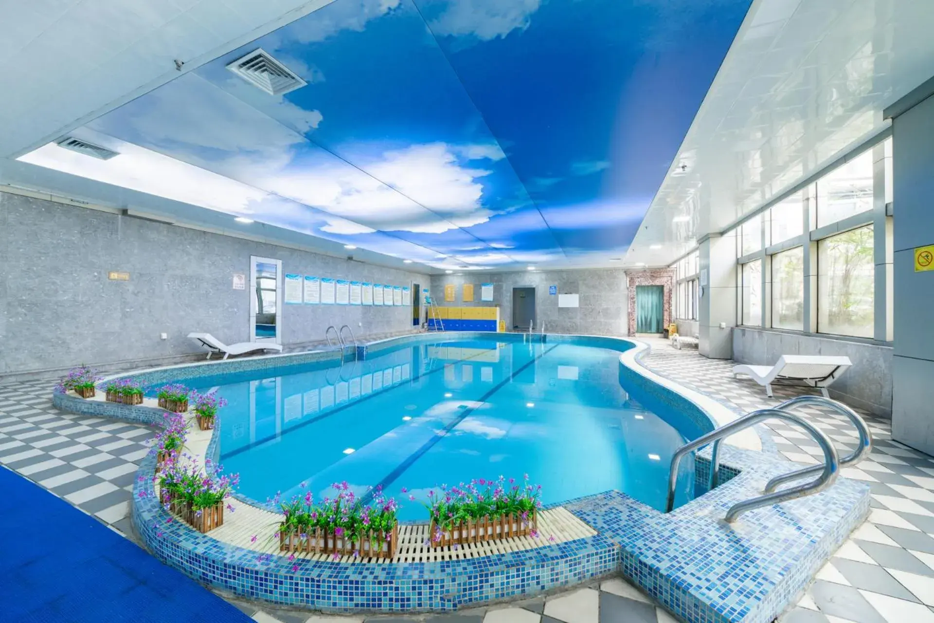 Swimming Pool in Maritim Hotel Taicang Garden
