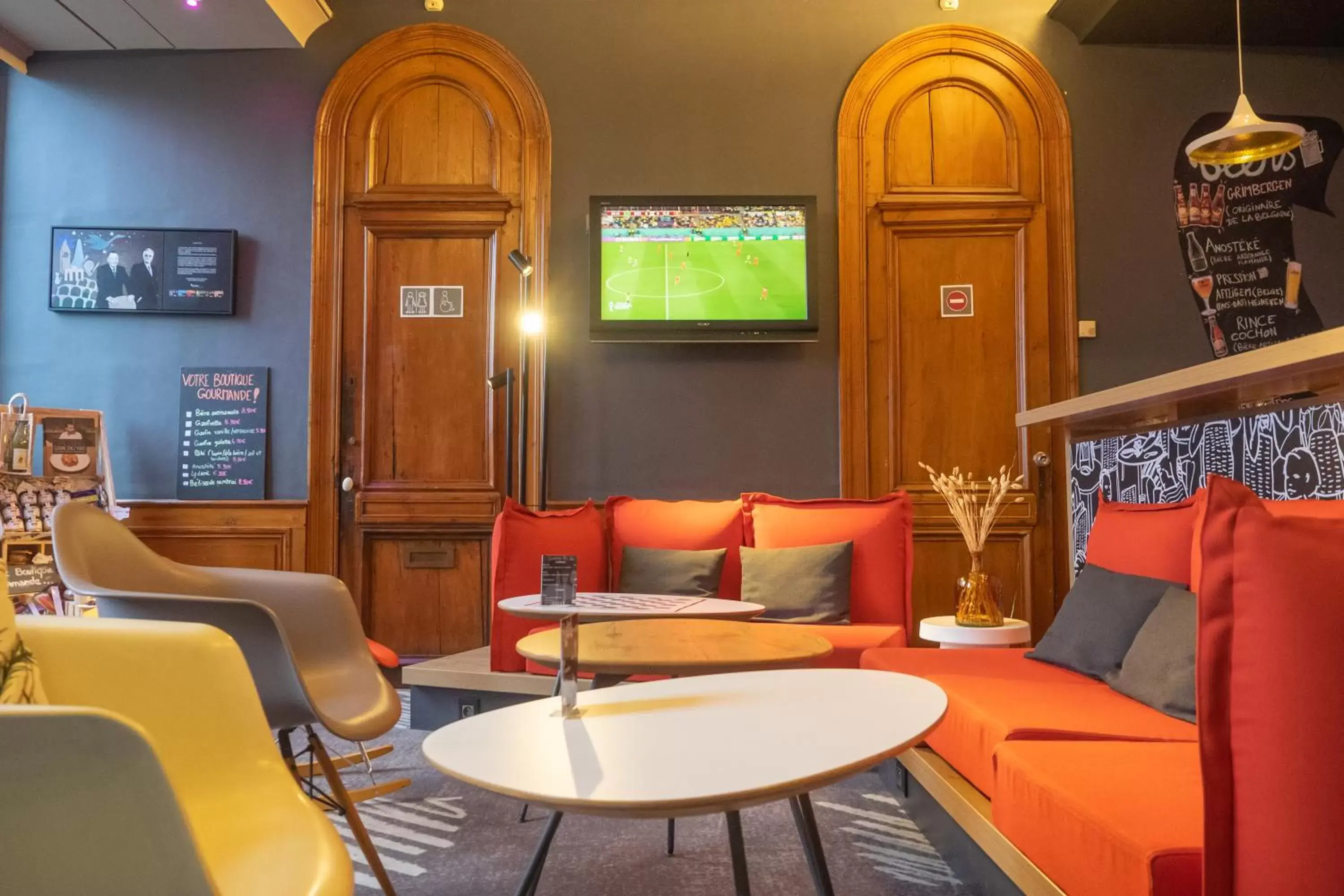 Lobby or reception, Lounge/Bar in ibis Douai Centre