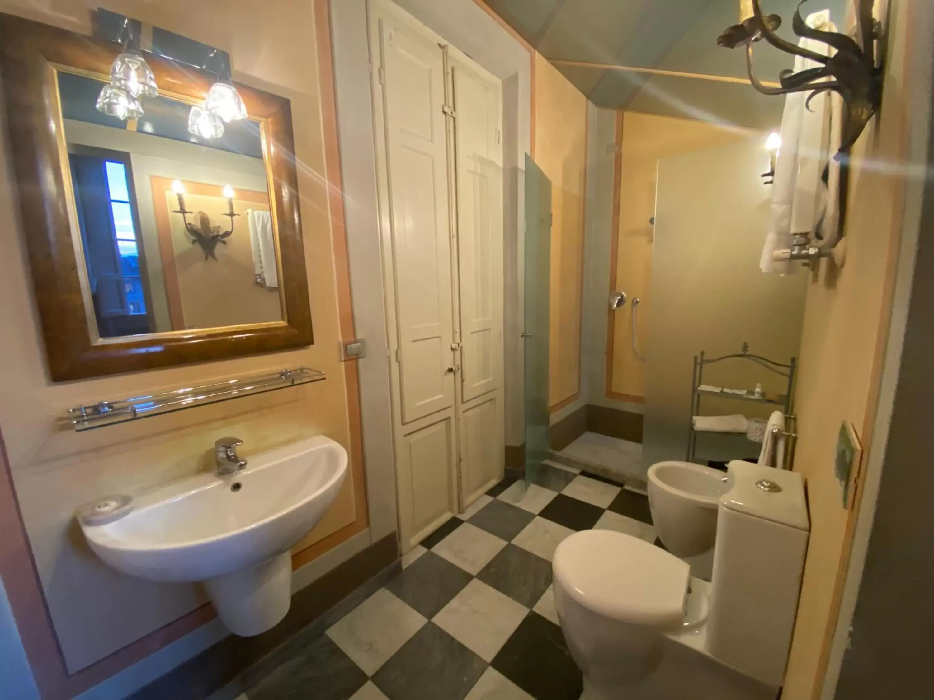 Bathroom in Palazzo Rocchi B&B