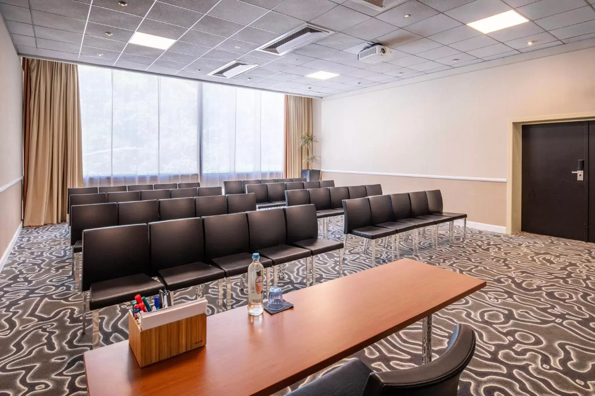 Meeting/conference room, Business Area/Conference Room in Crowne Plaza Antwerpen, an IHG Hotel