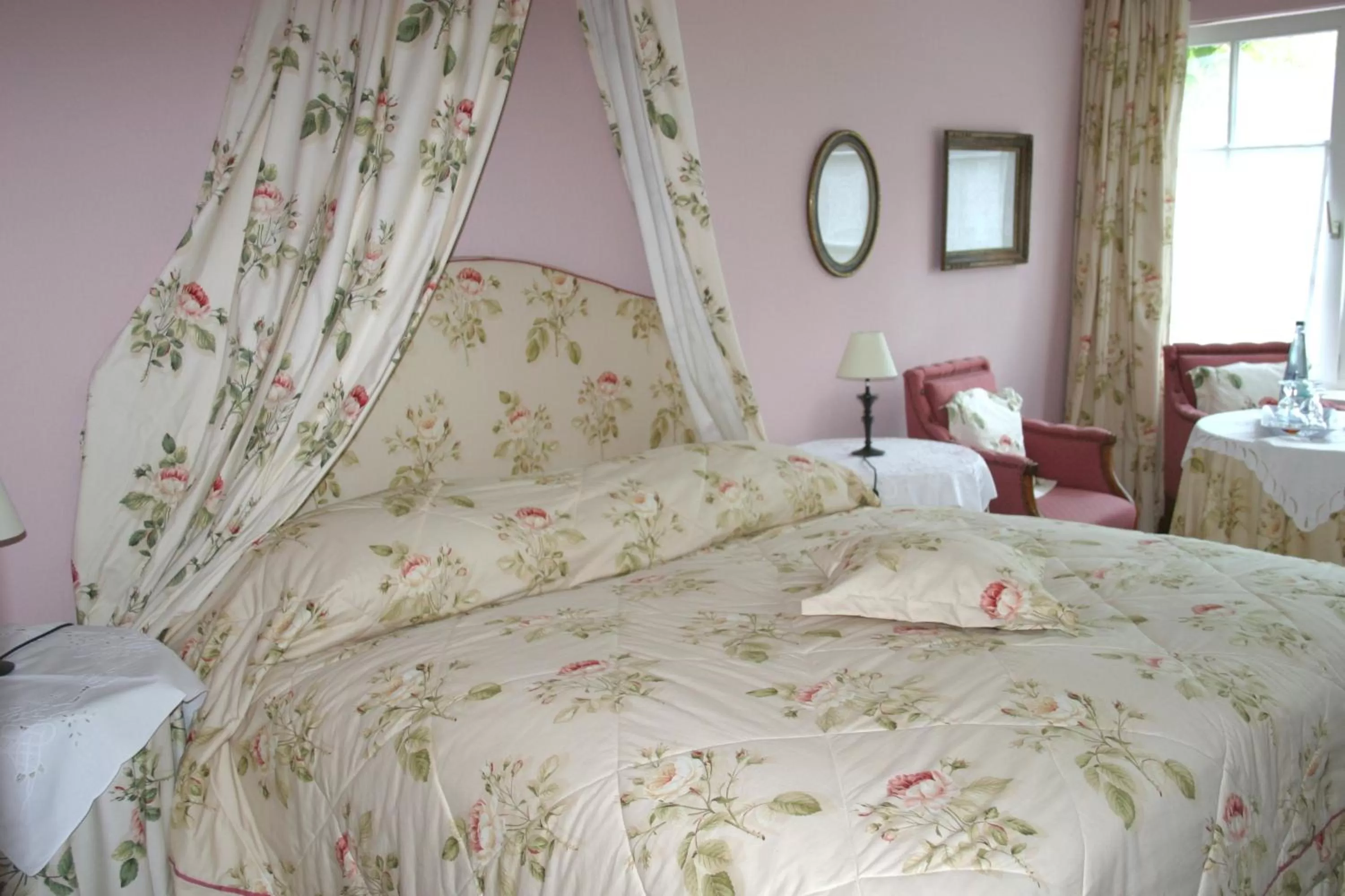 Bed in Landhaus Ettenbühl Bed and Breakfast