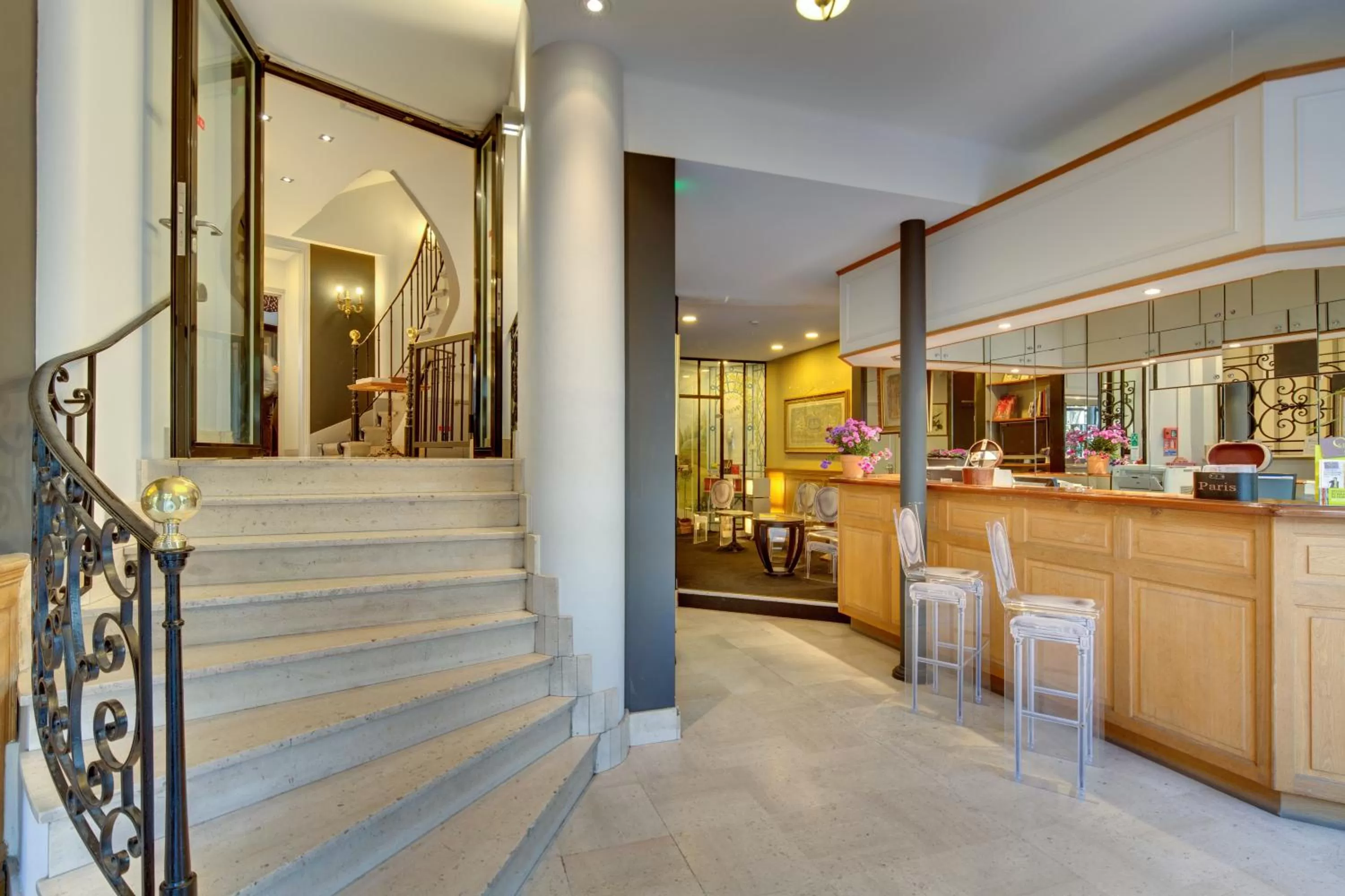Lobby or reception in Grand Hôtel Des Gobelins