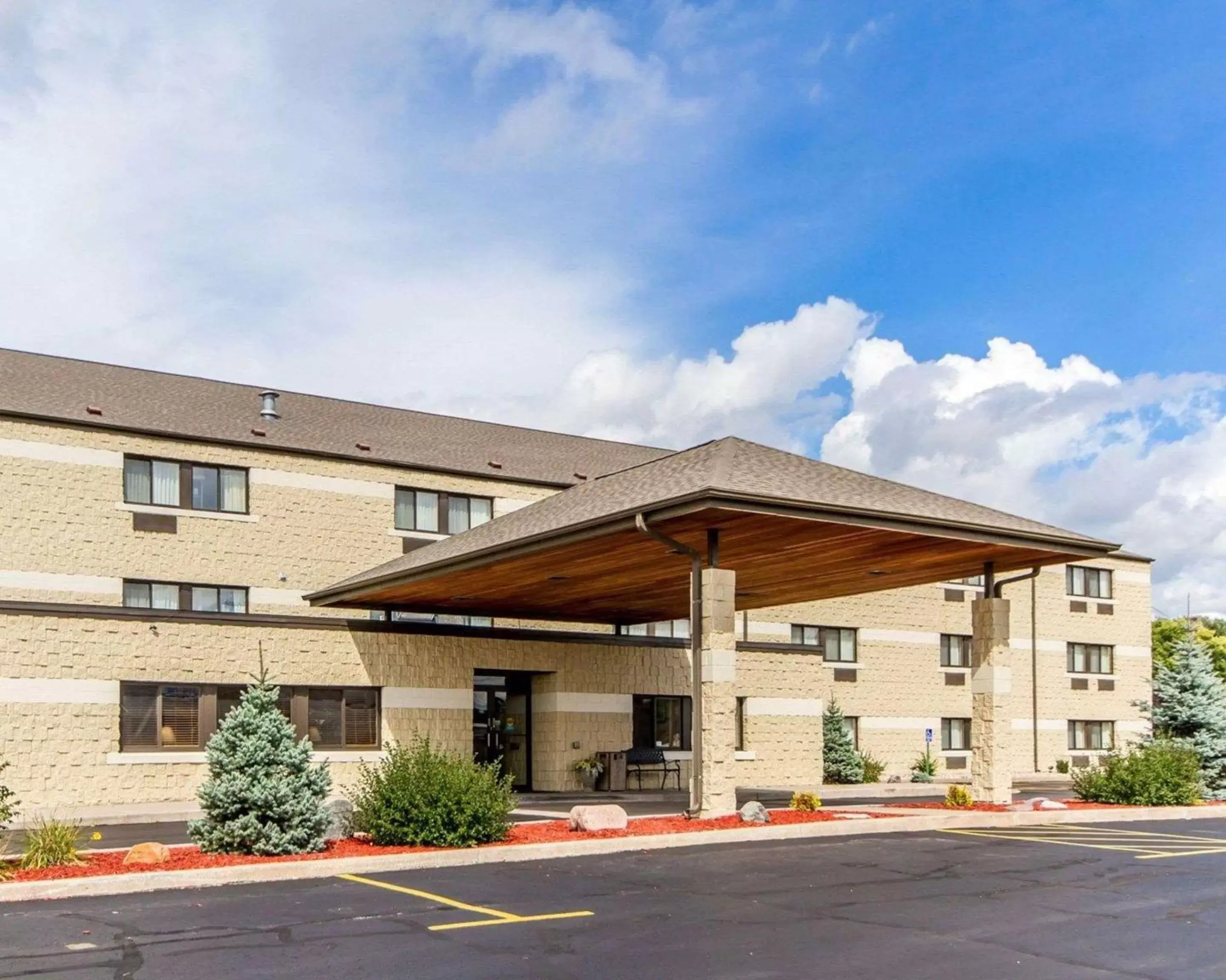 Property Building in Quality Inn La Crosse