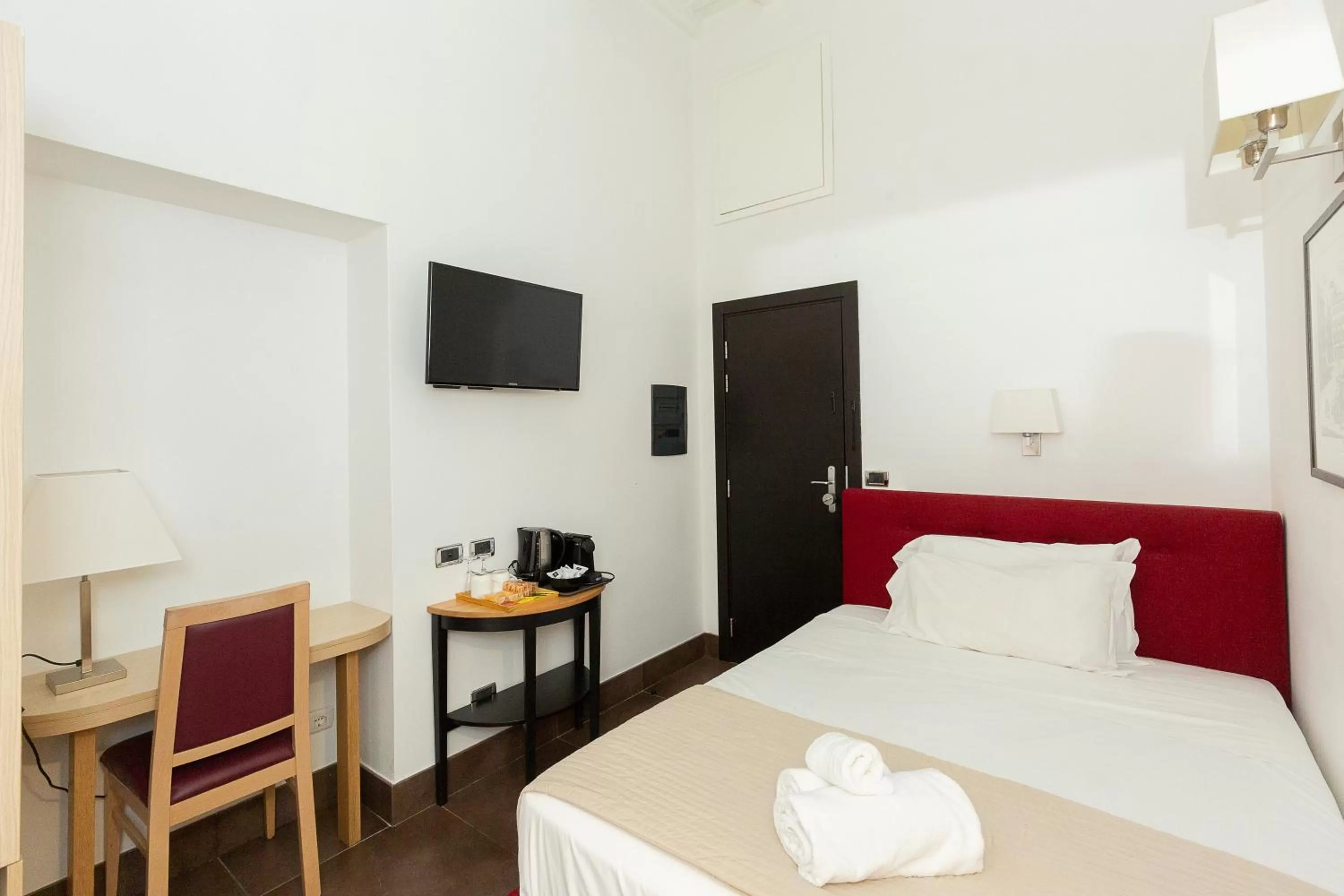 Single Room in SuitInn19