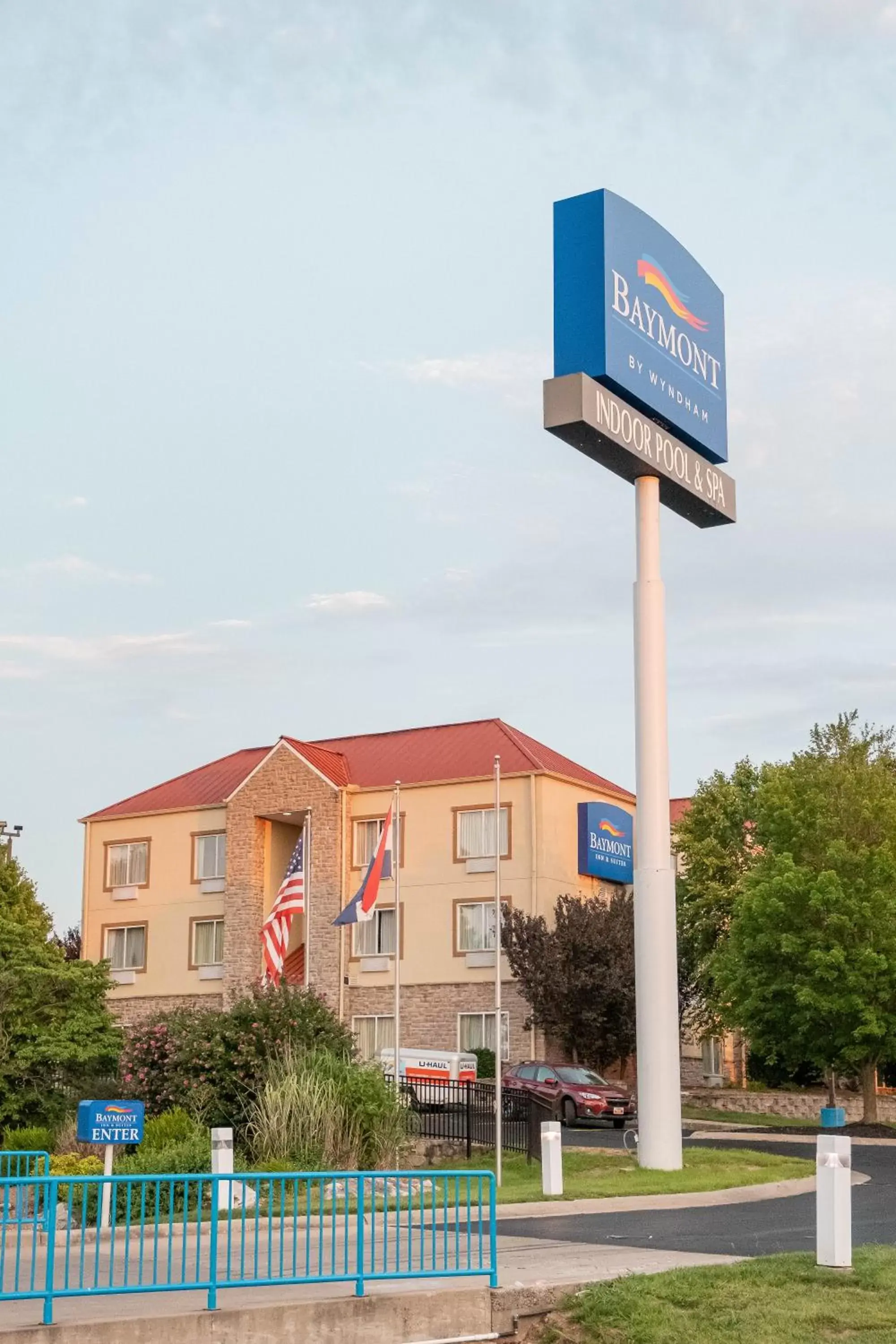 Property building in Baymont by Wyndham Springfield I-44 Property building in Baymont by Wyndham Springfield I-44