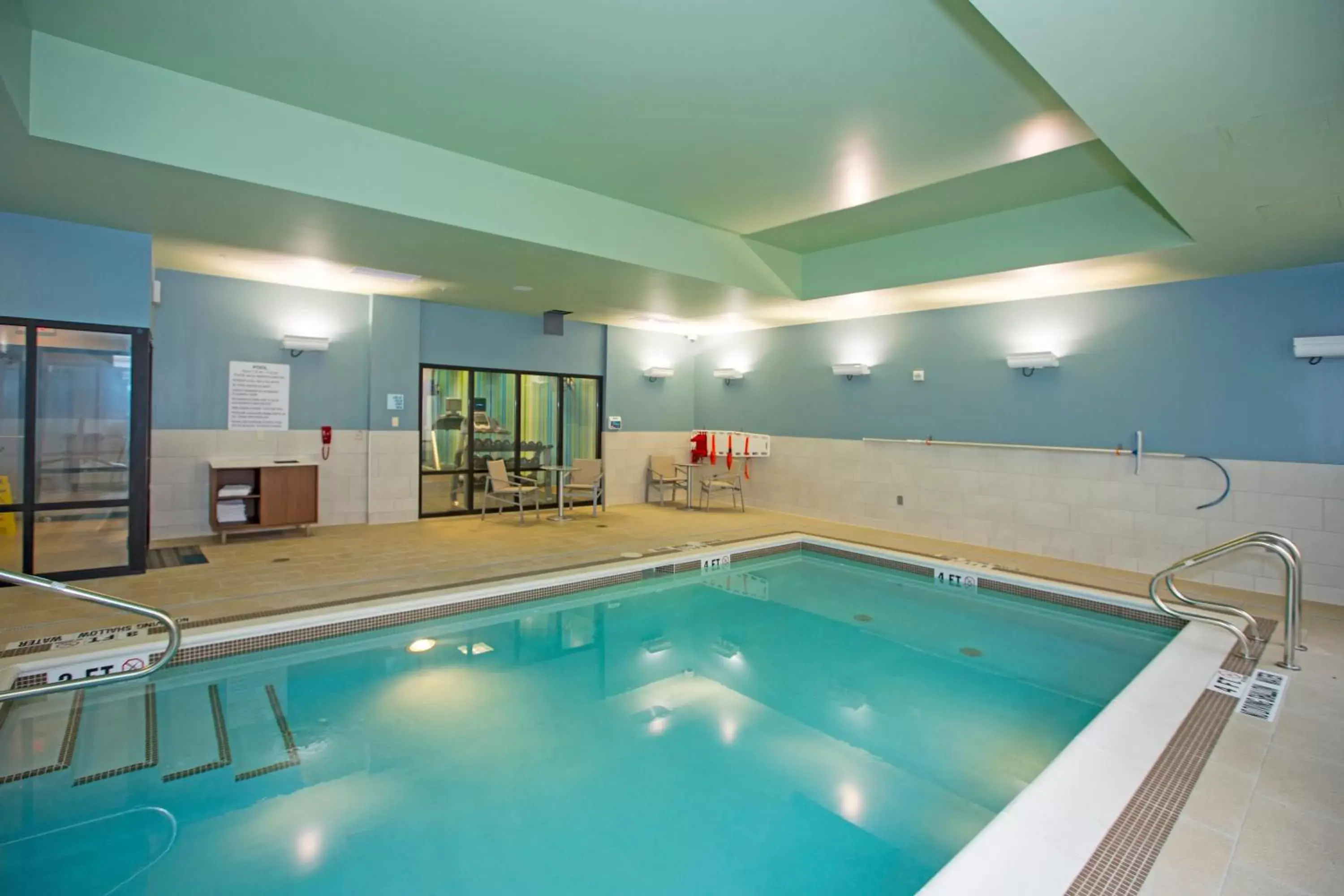 Swimming Pool in Holiday Inn Express & Suites Pittsburgh North Shore, an IHG Hotel