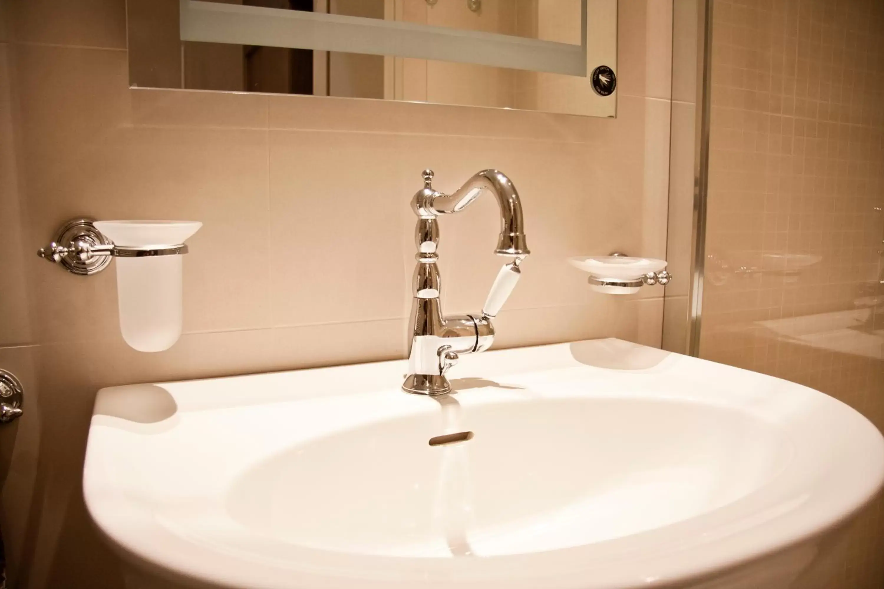 Bathroom in La Castellana Loft Hotel