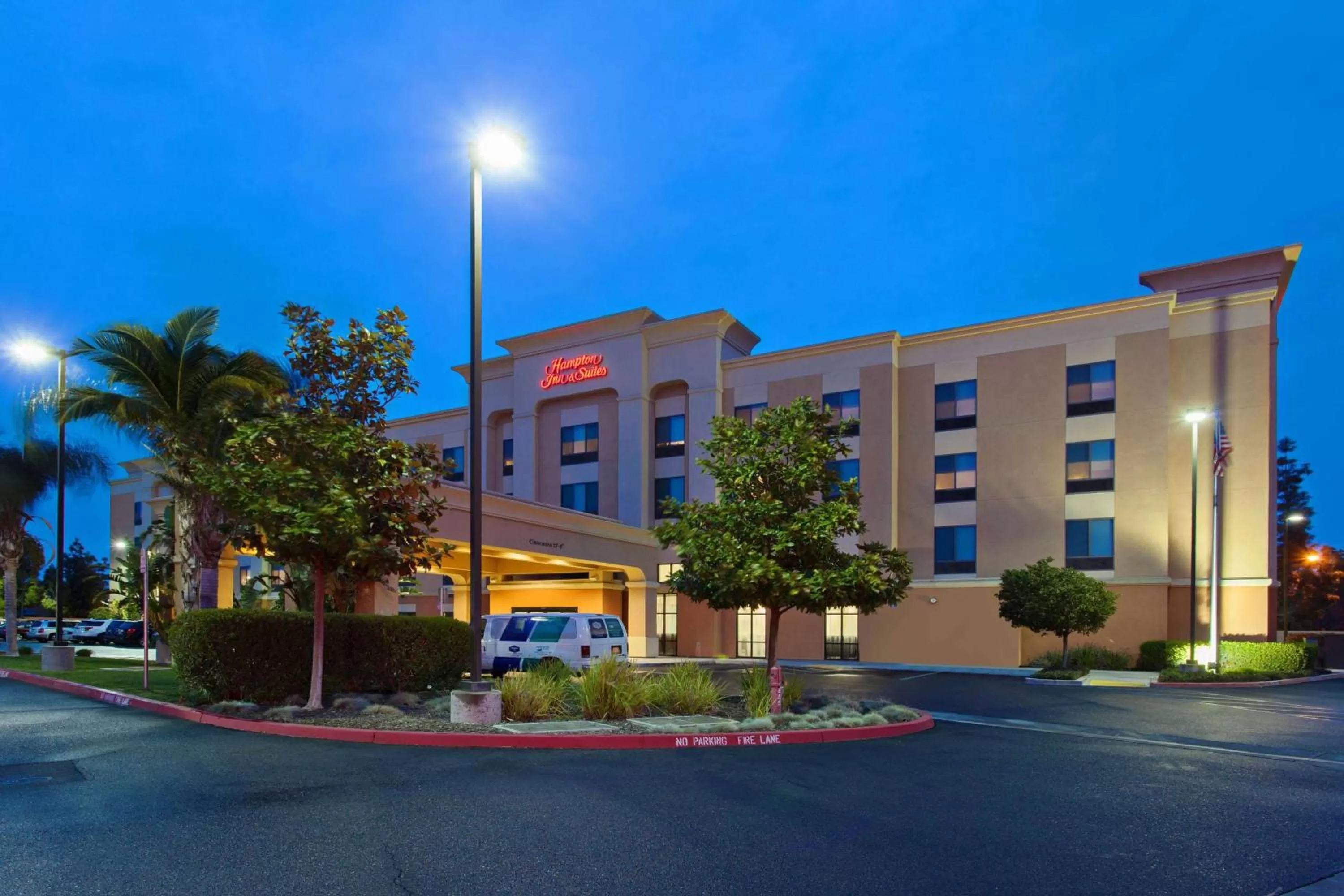 Property building in Hampton Inn & Suites Clovis Airport North