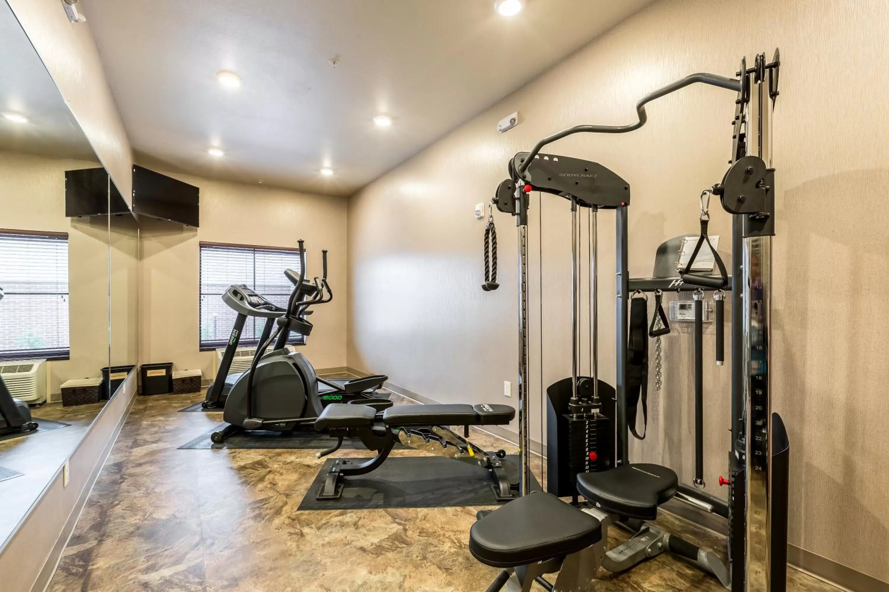 Fitness centre/facilities in Cobblestone Hotel & Suites Hartford