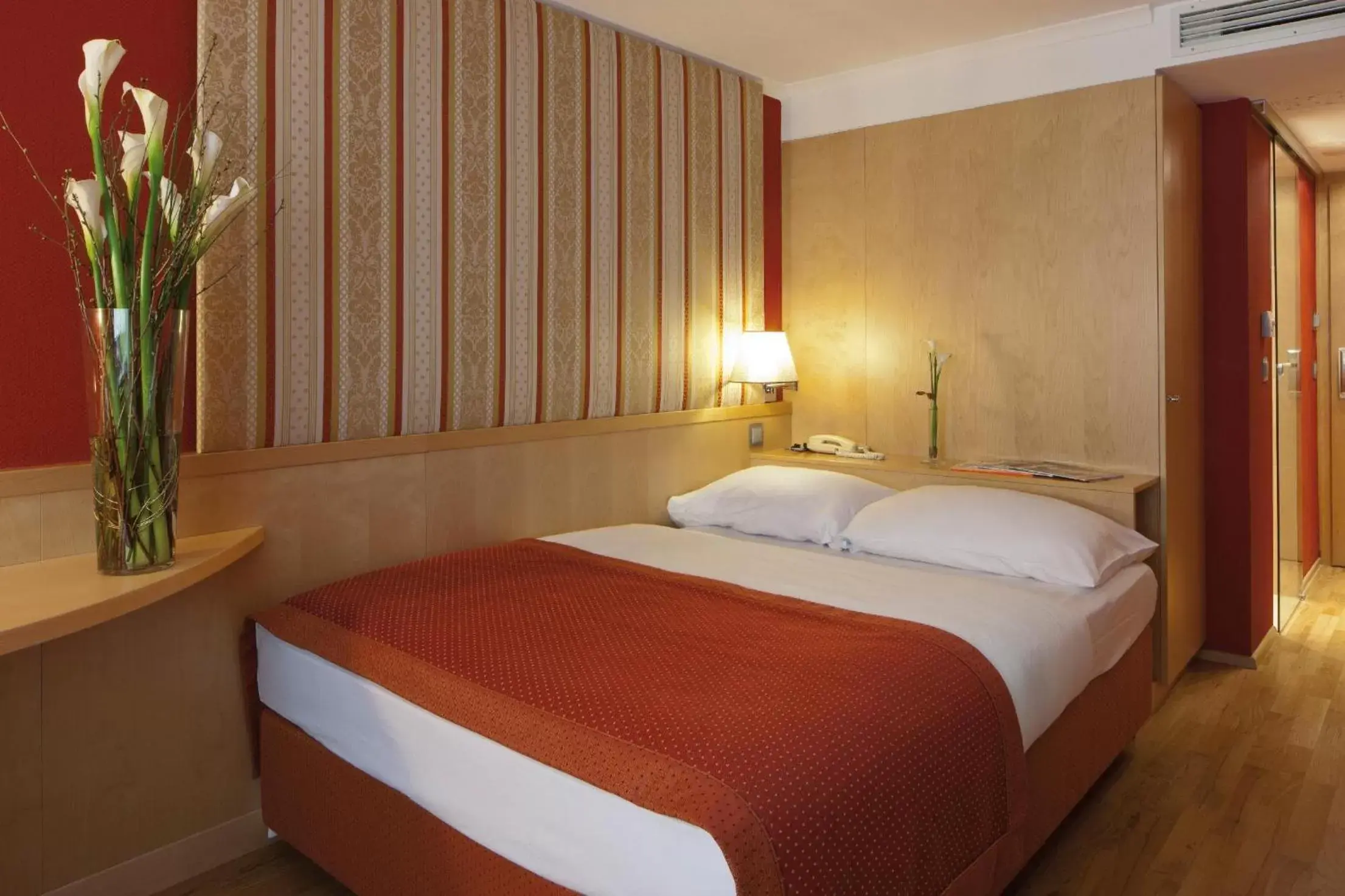 Bed in Austria Trend Hotel Ananas Wien