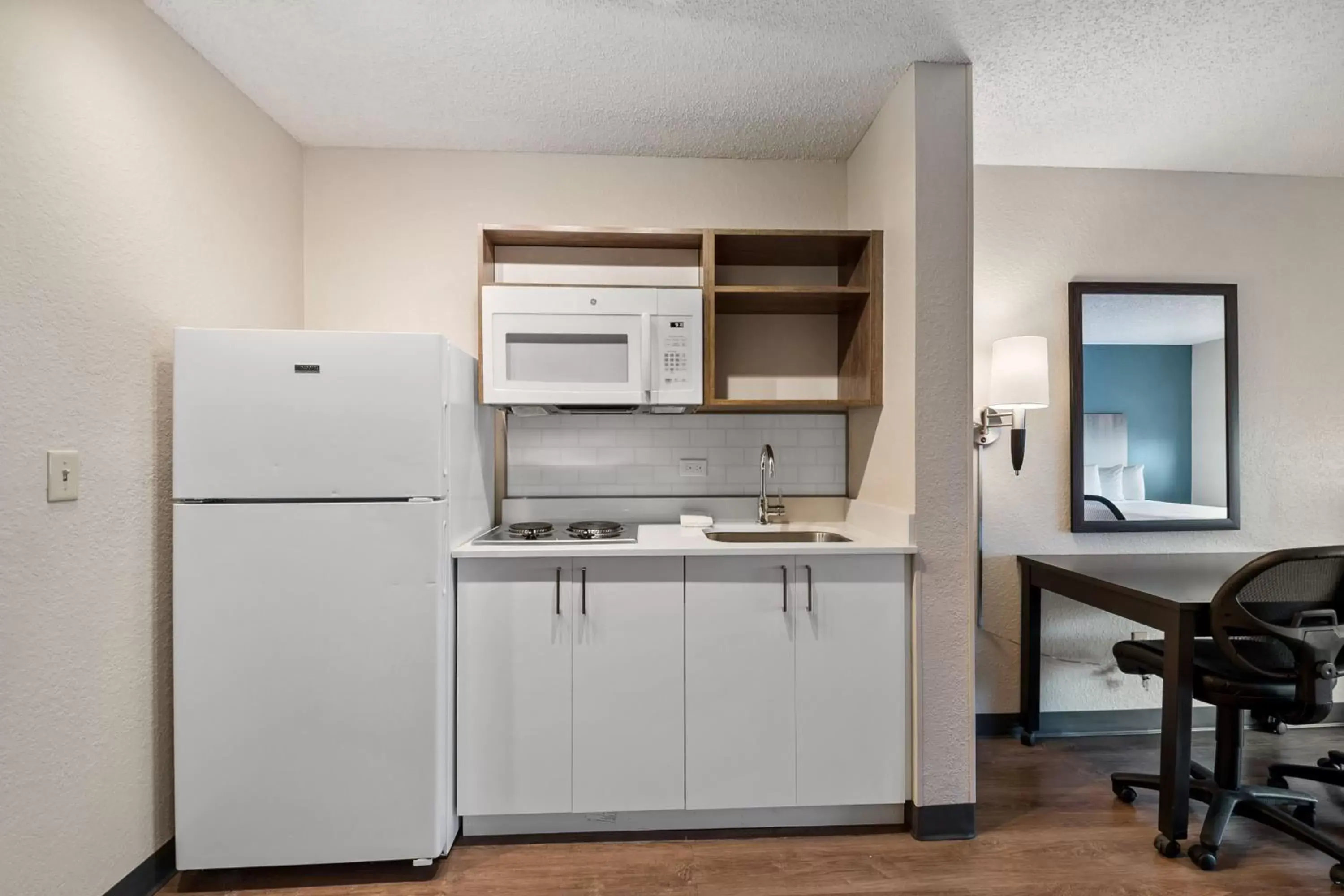 Kitchen or kitchenette, Kitchen/Kitchenette in Extended Stay America Premier Suites - Miami - Downtown Brickell - Cruise Port