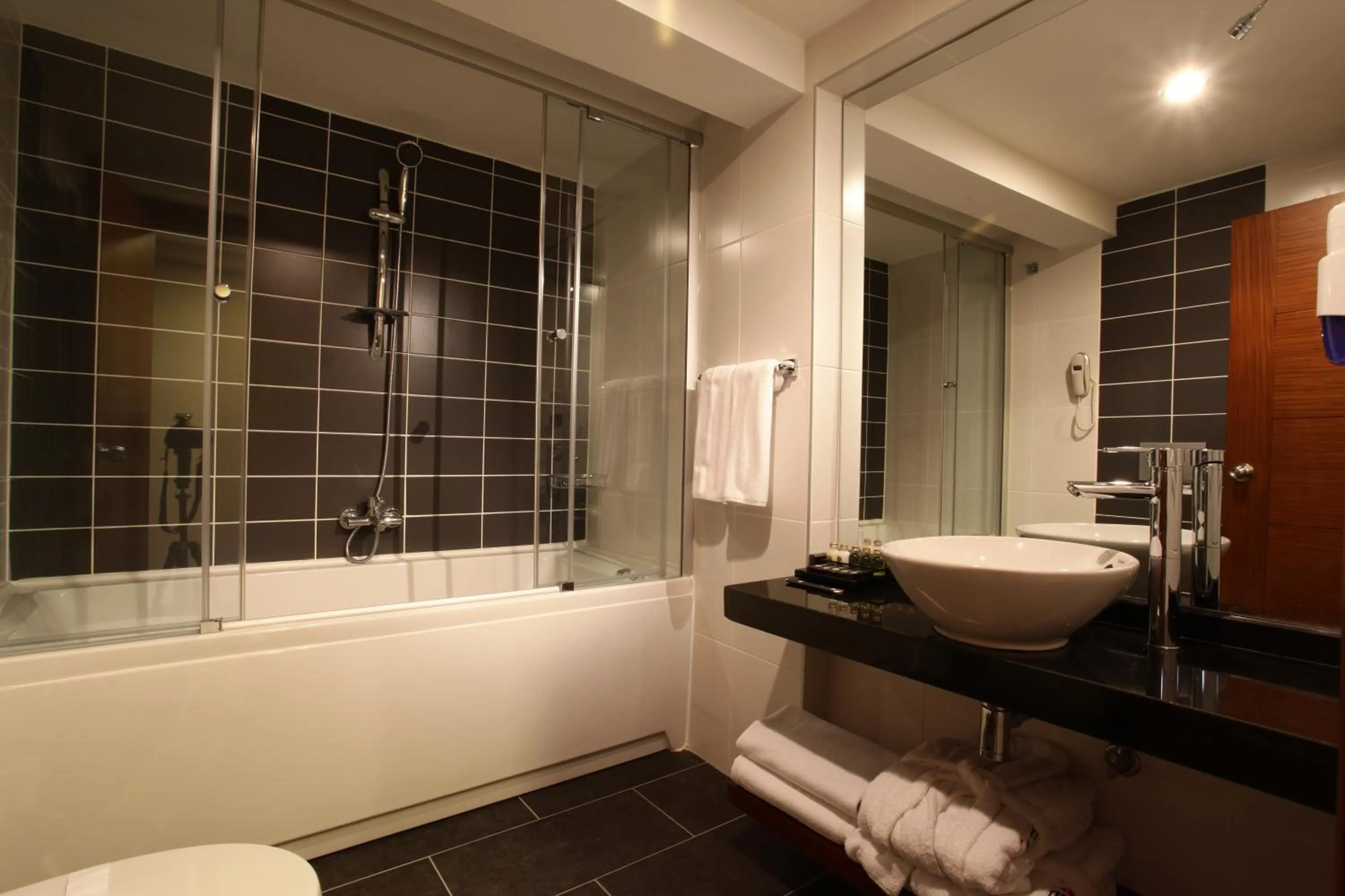 Bathroom in Tiara Thermal & SPA Hotel