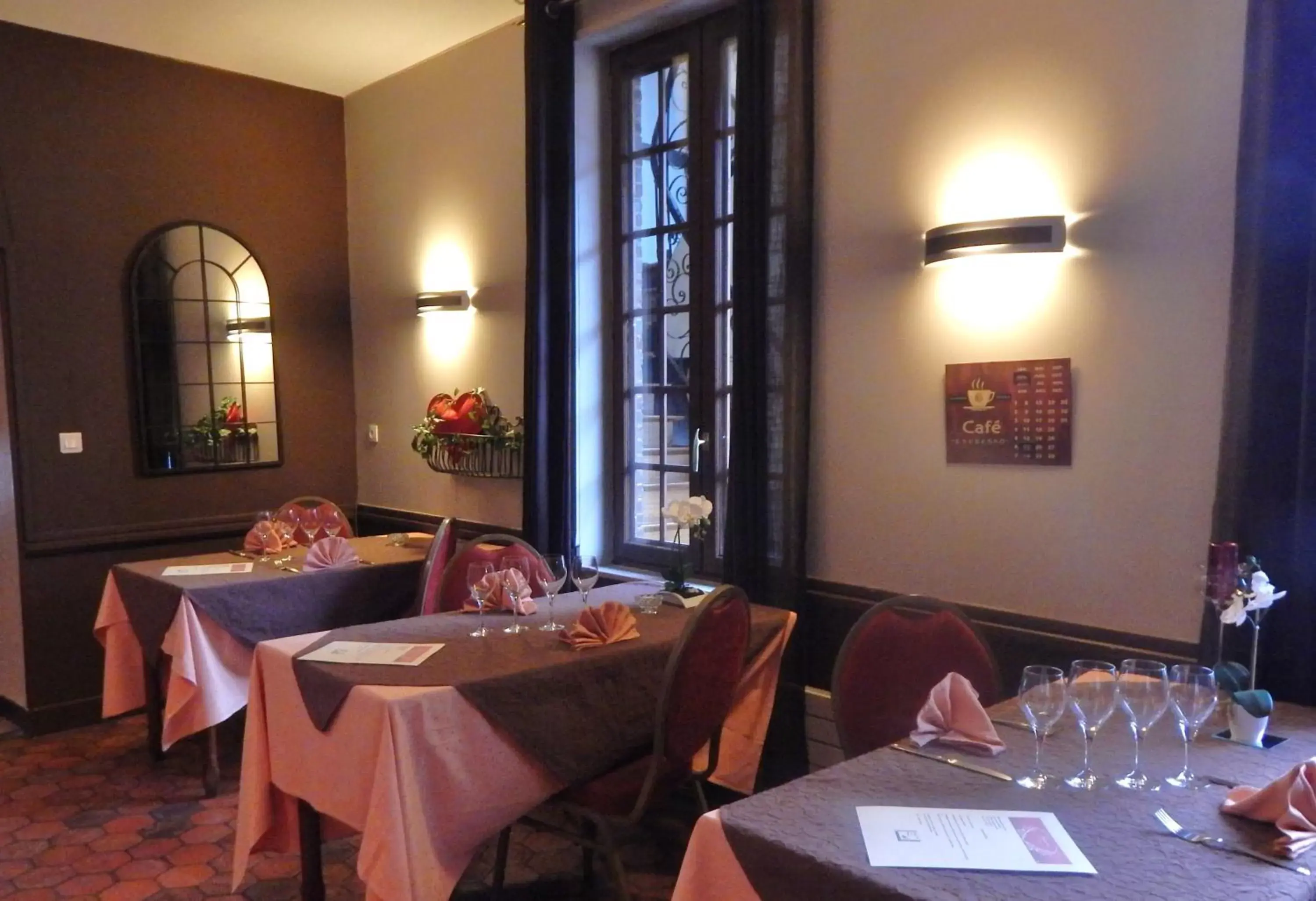 Restaurant/Places to Eat in Hotel Restaurant Le Cygne