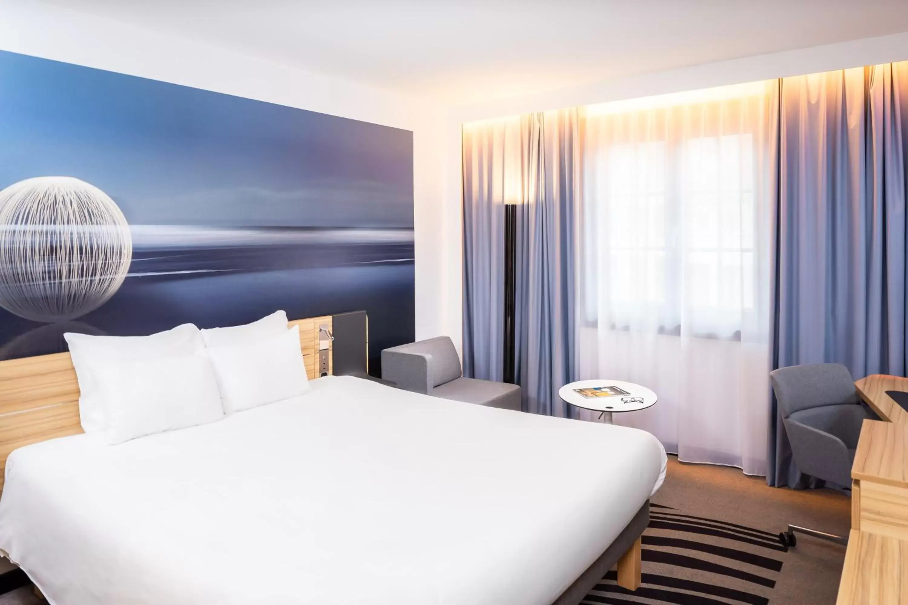 Photo of the whole room, Bed in Hotel Novotel Brussels Off Grand Place