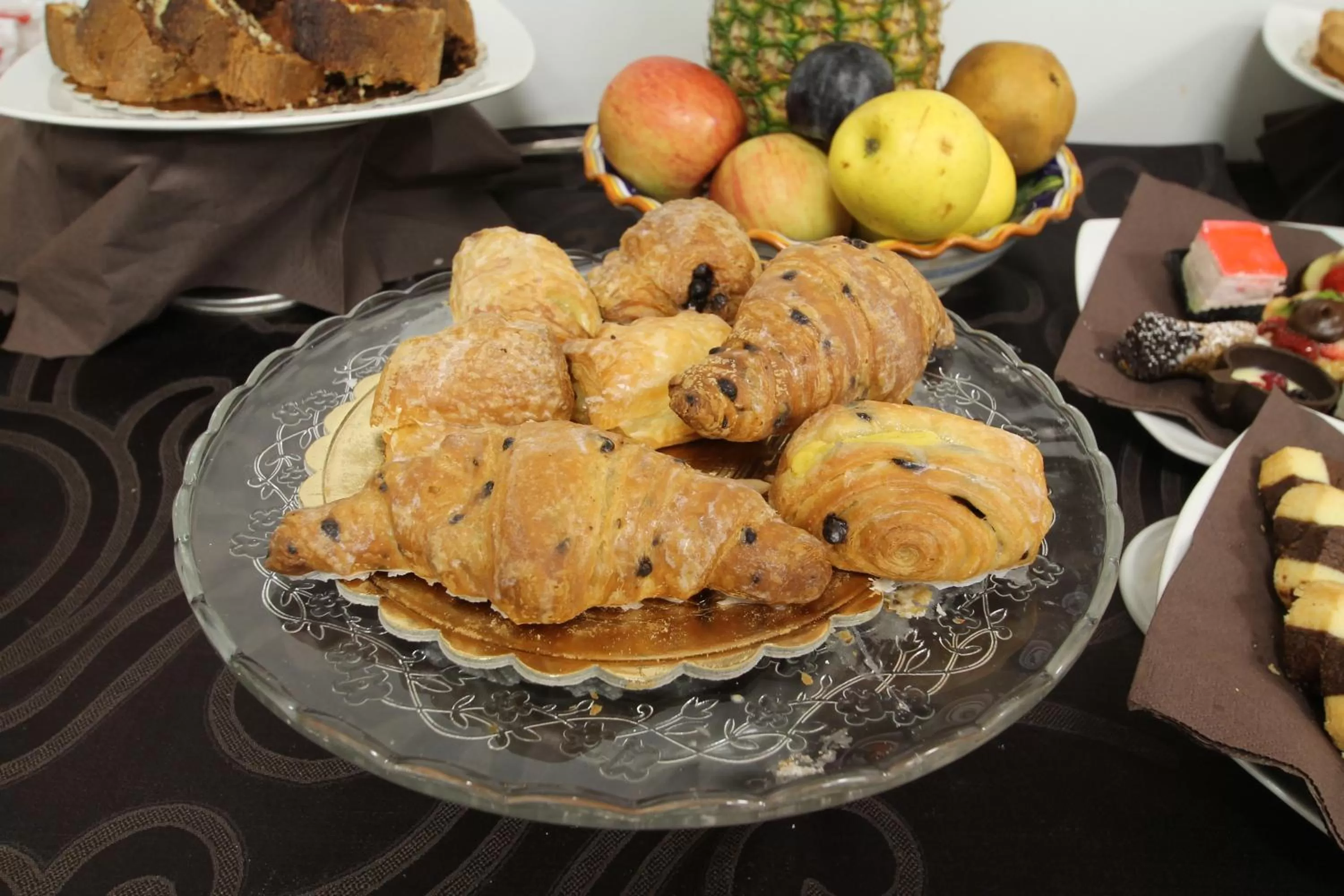 Restaurant/places to eat in Hotel Star