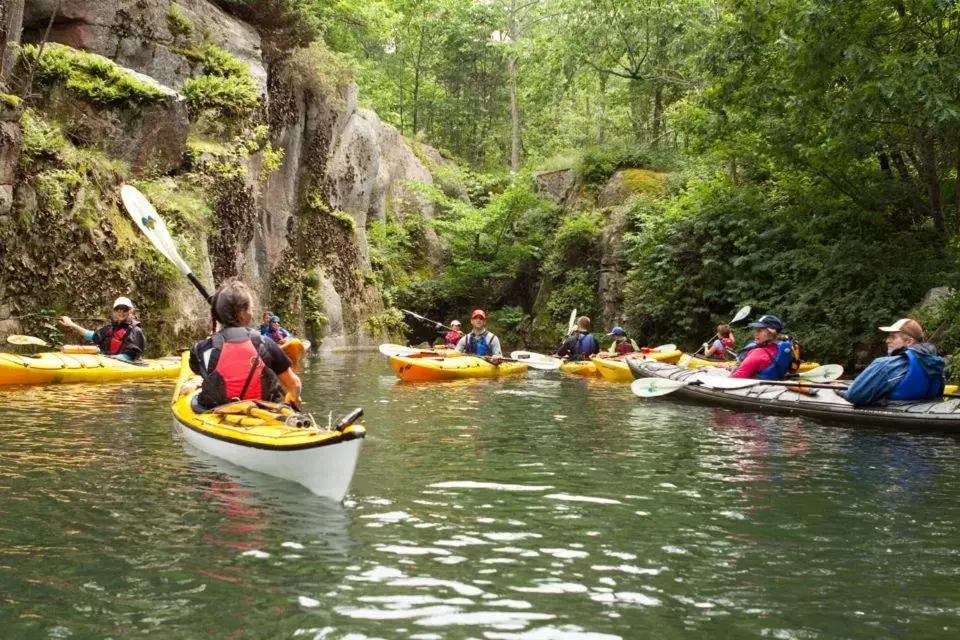 Nearby landmark, Canoeing in The Gananoque Inn & Spa