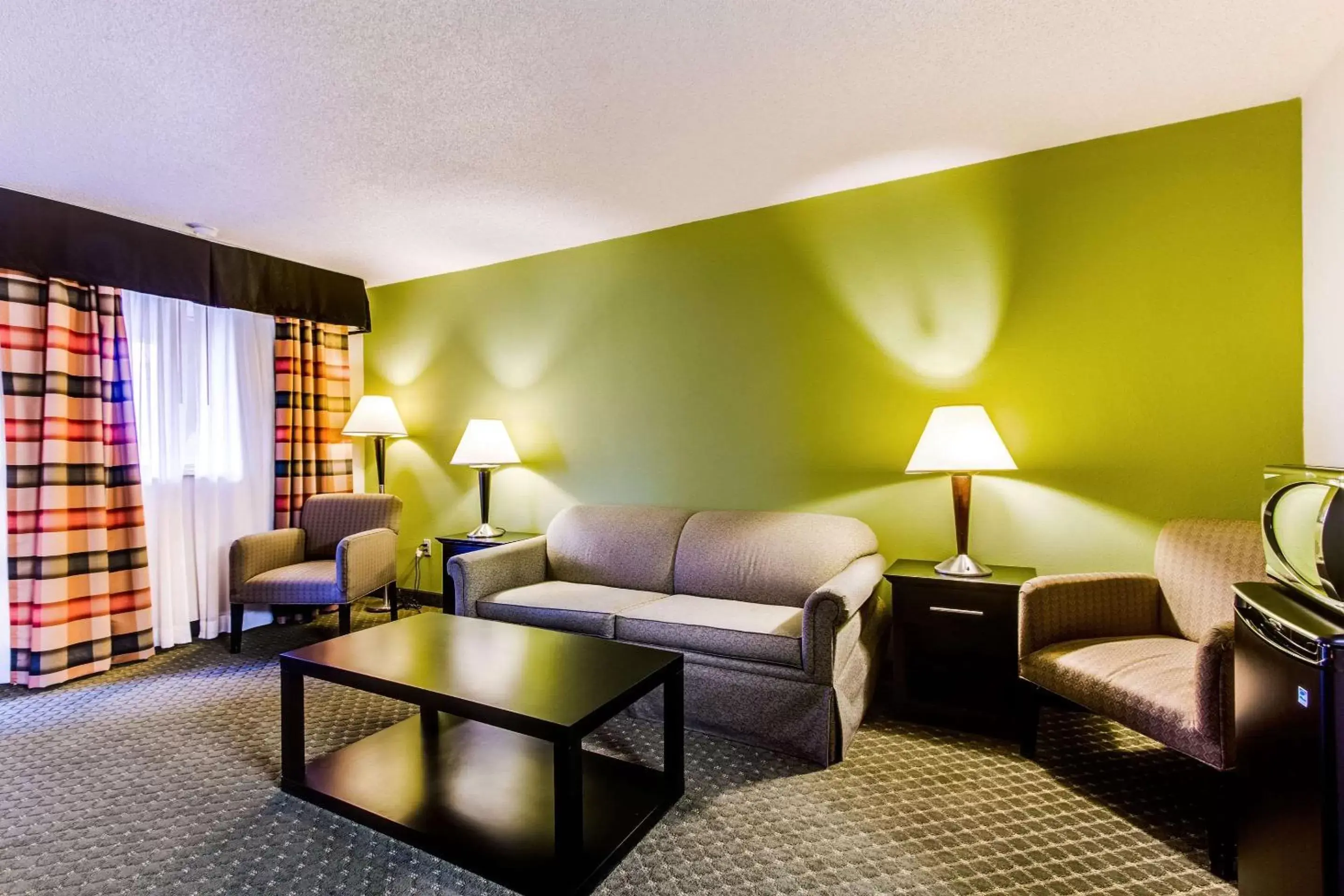 Photo of the whole room, Seating Area in Quality Inn & Suites Moline