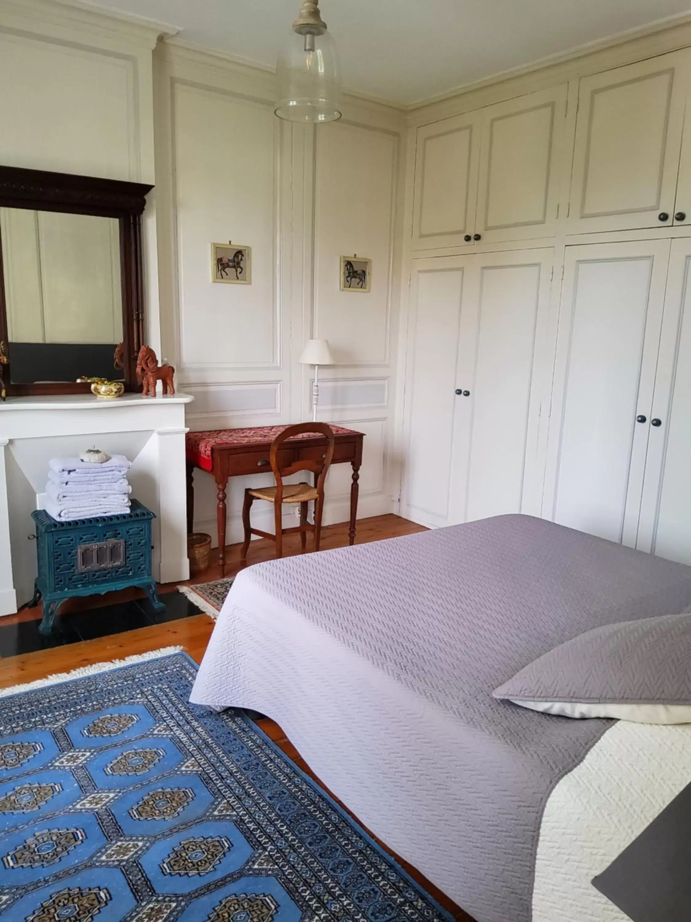 Photo of the whole room, Bed in La Maison des Thermes, Chambre d'hôte