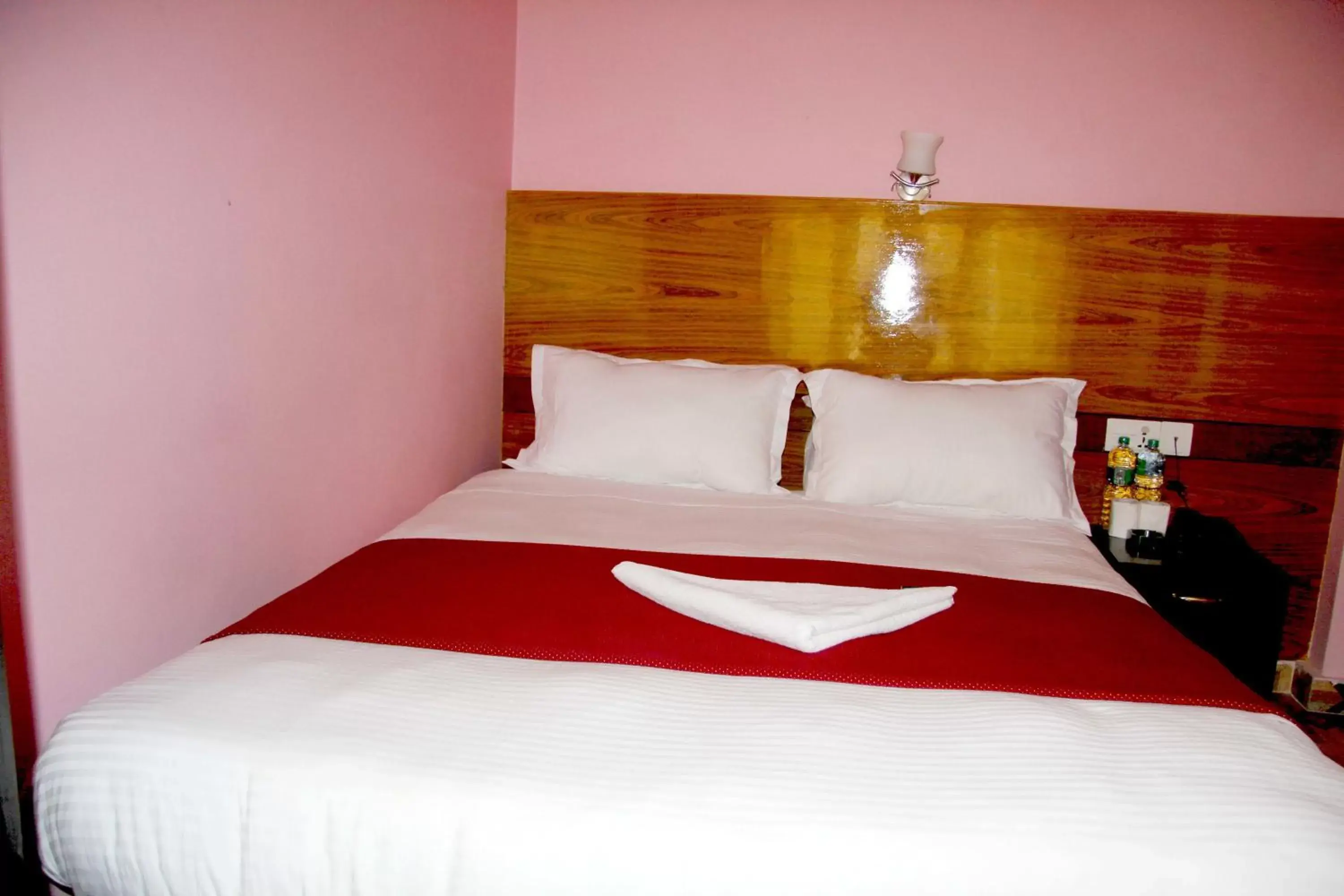 Other, Bed in Hotel Buttercup