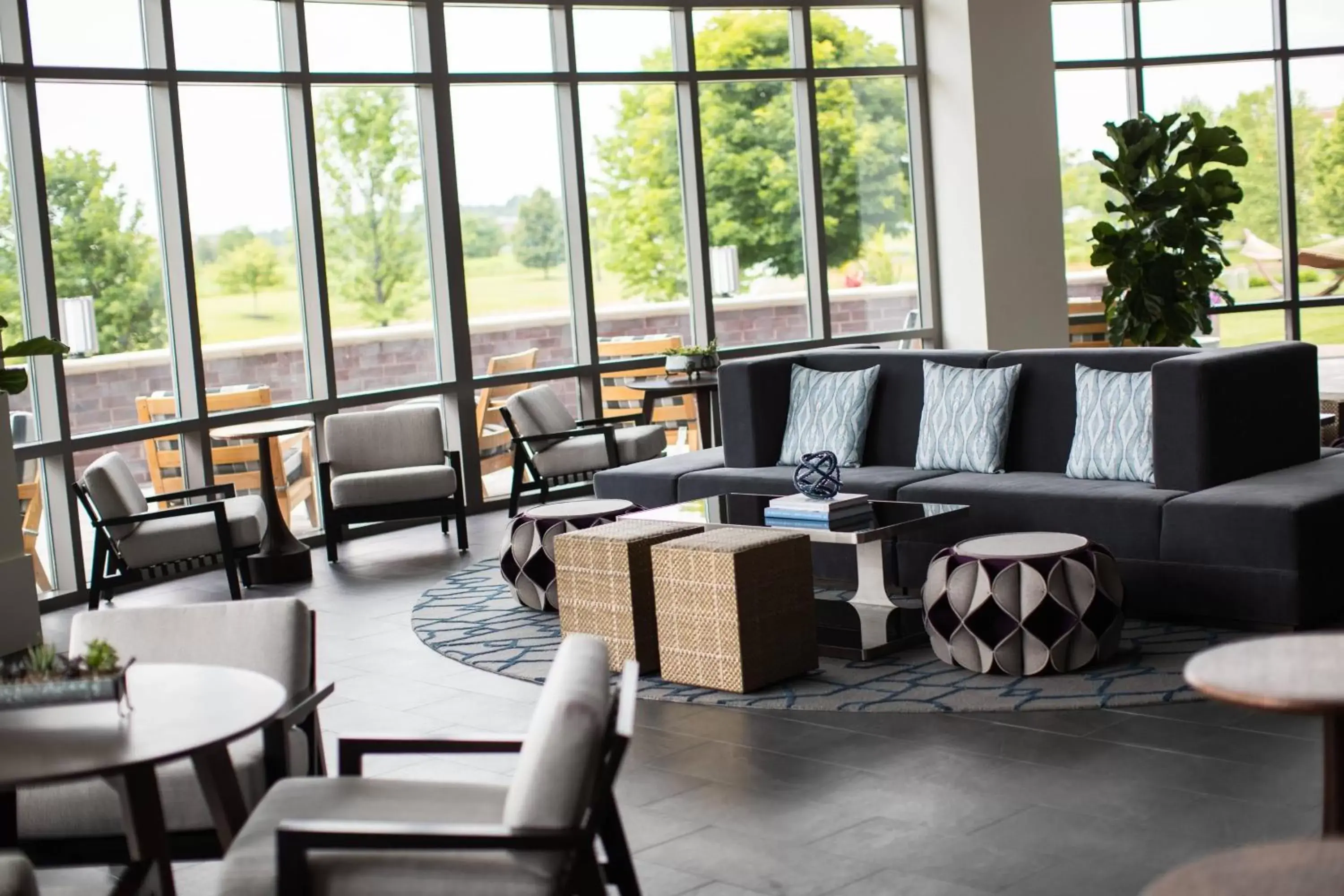 Lounge or bar in Renaissance Columbus Westerville-Polaris Hotel