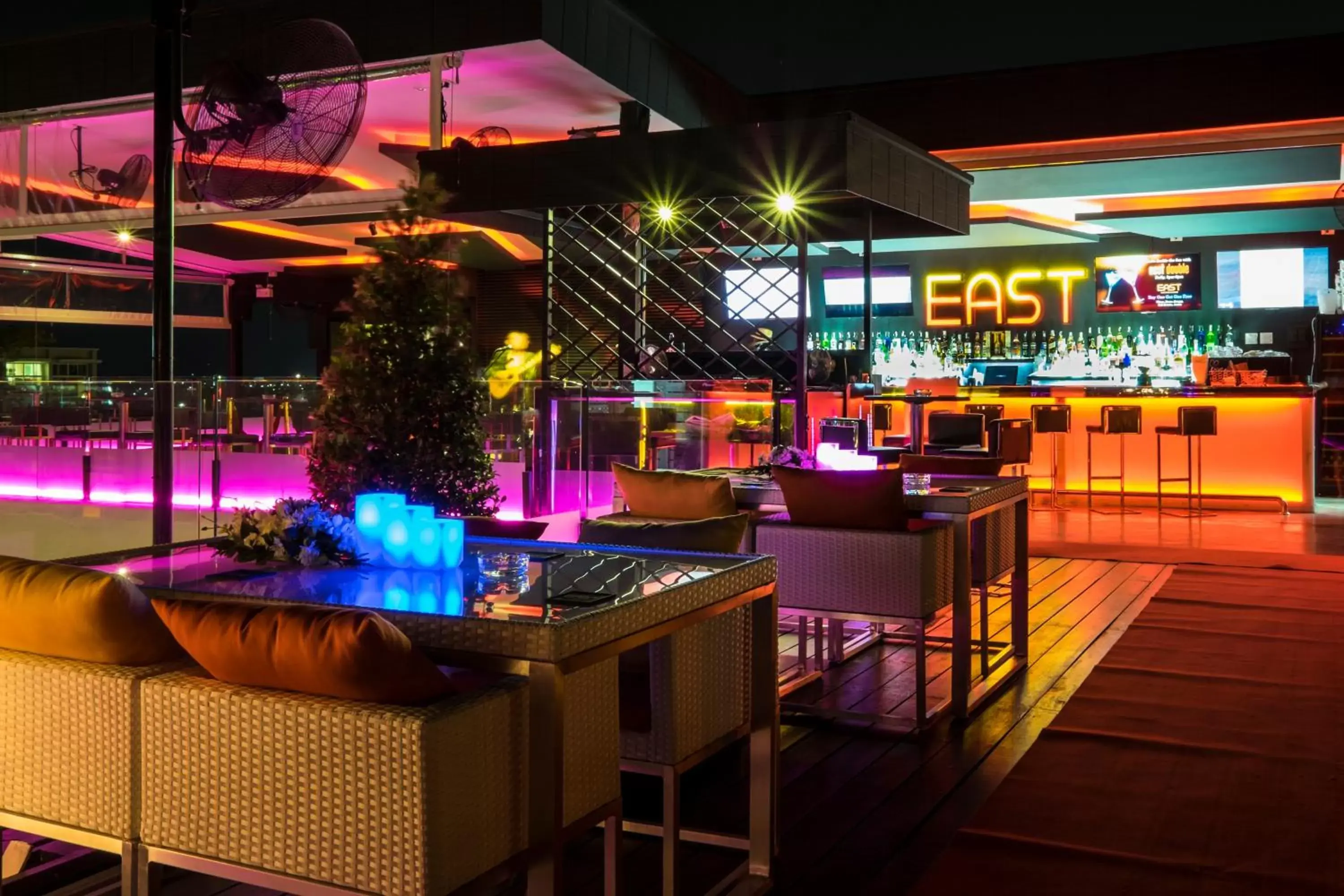 Nightclub / DJ, Restaurant/Places to Eat in G Hua Hin Resort & Mall