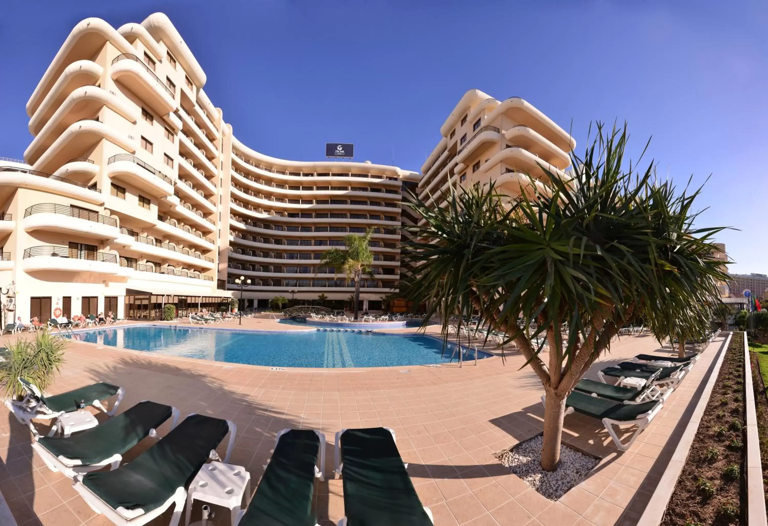 Facade/entrance, Swimming Pool in Vila Gale Marina