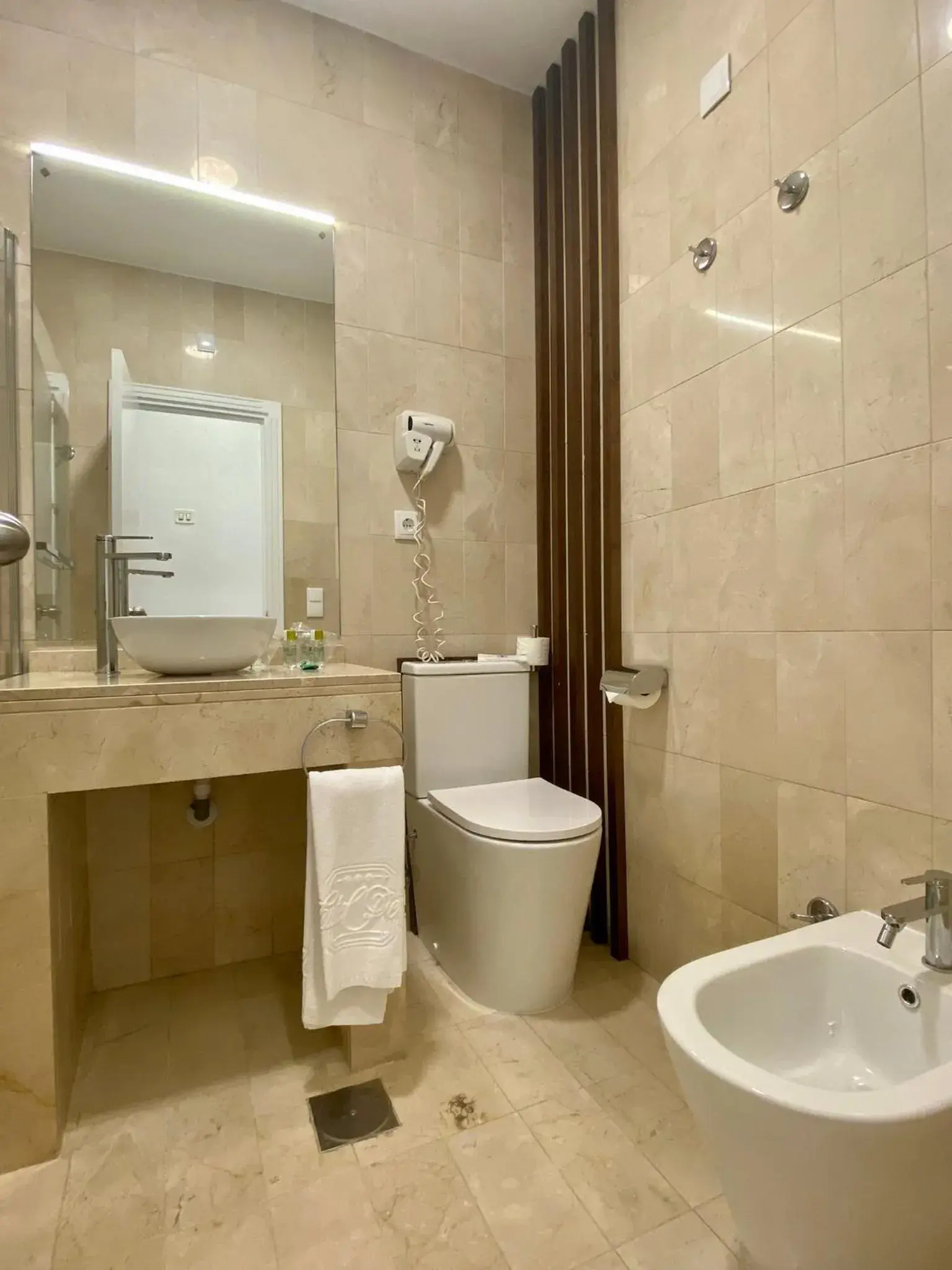 Bathroom in Hotel Derby Sevilla