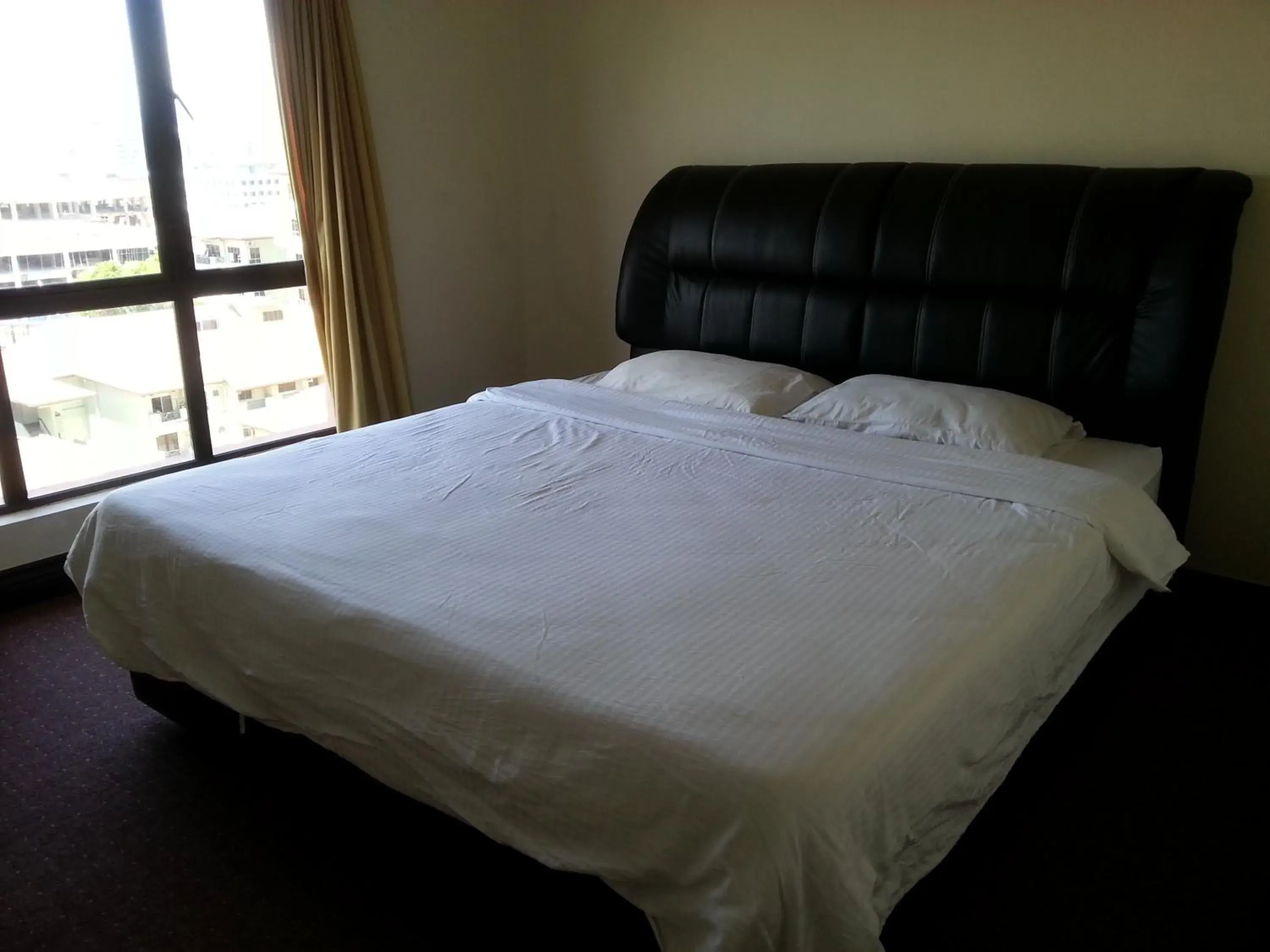 Bedroom, Bed in Dorcas Service Apartment - Marina Court