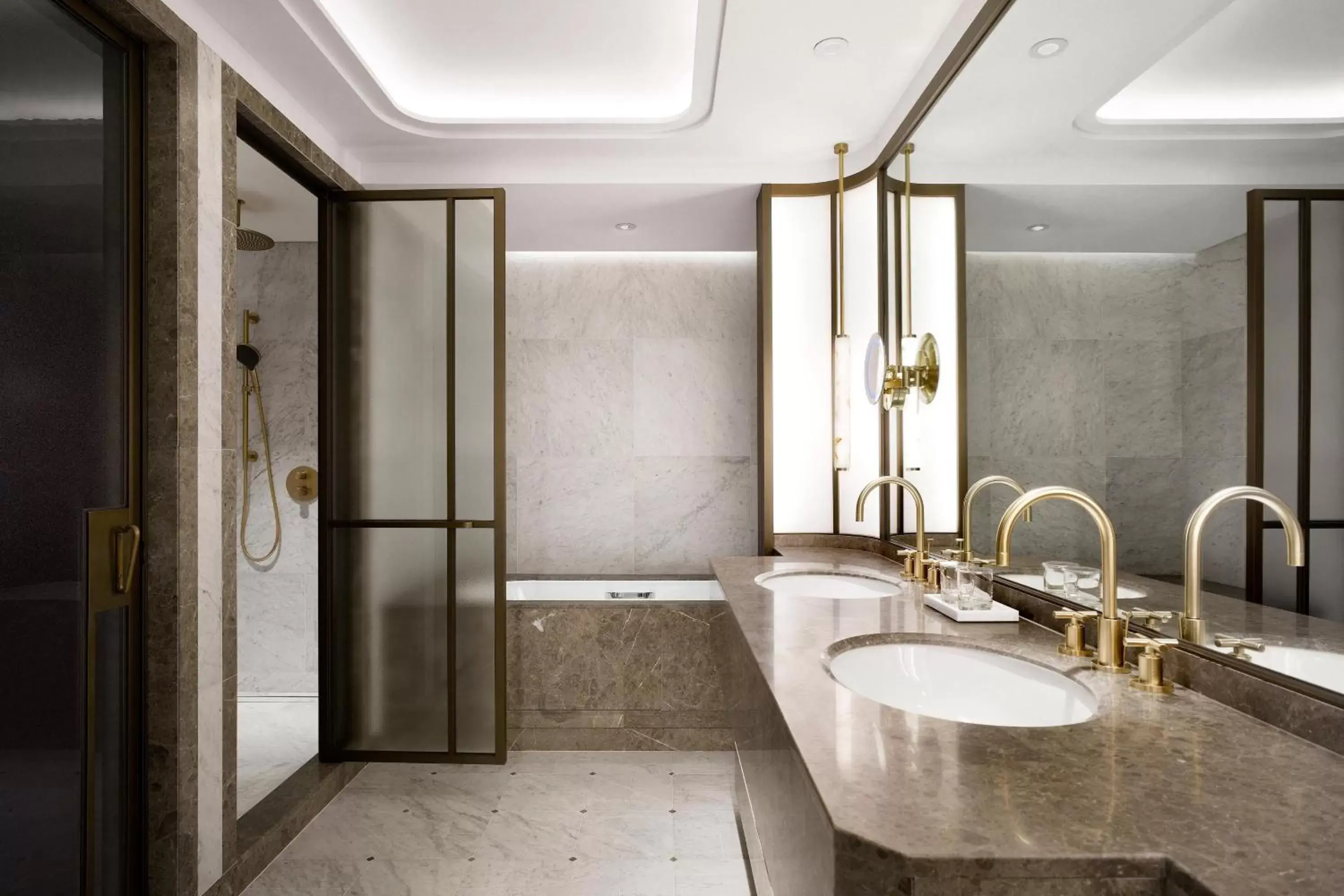 Bathroom in Josun Palace, a Luxury Collection Hotel, Seoul Gangnam