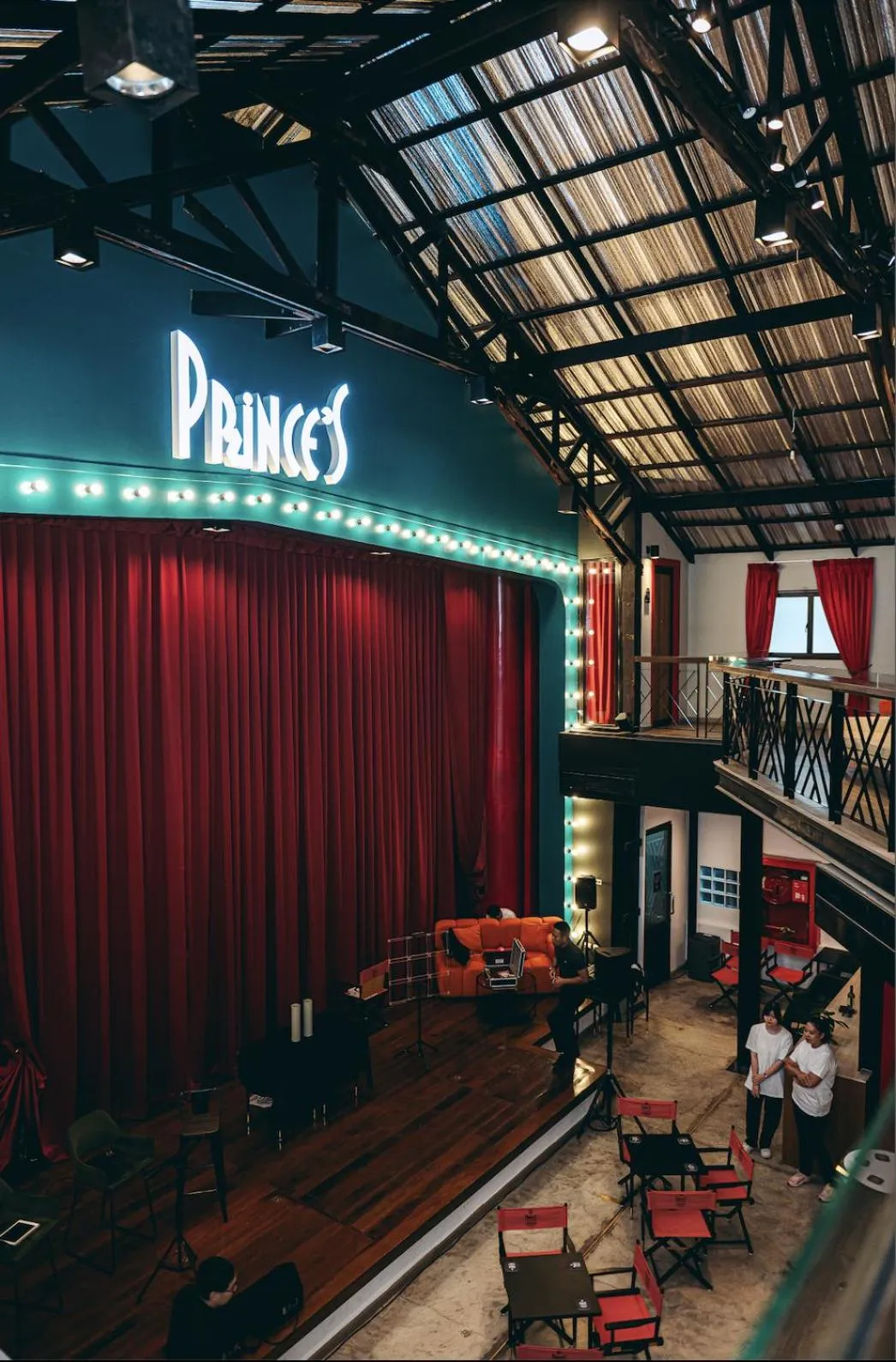 Restaurant/places to eat in Prince Theatre Heritage Stay Hostel - Silom