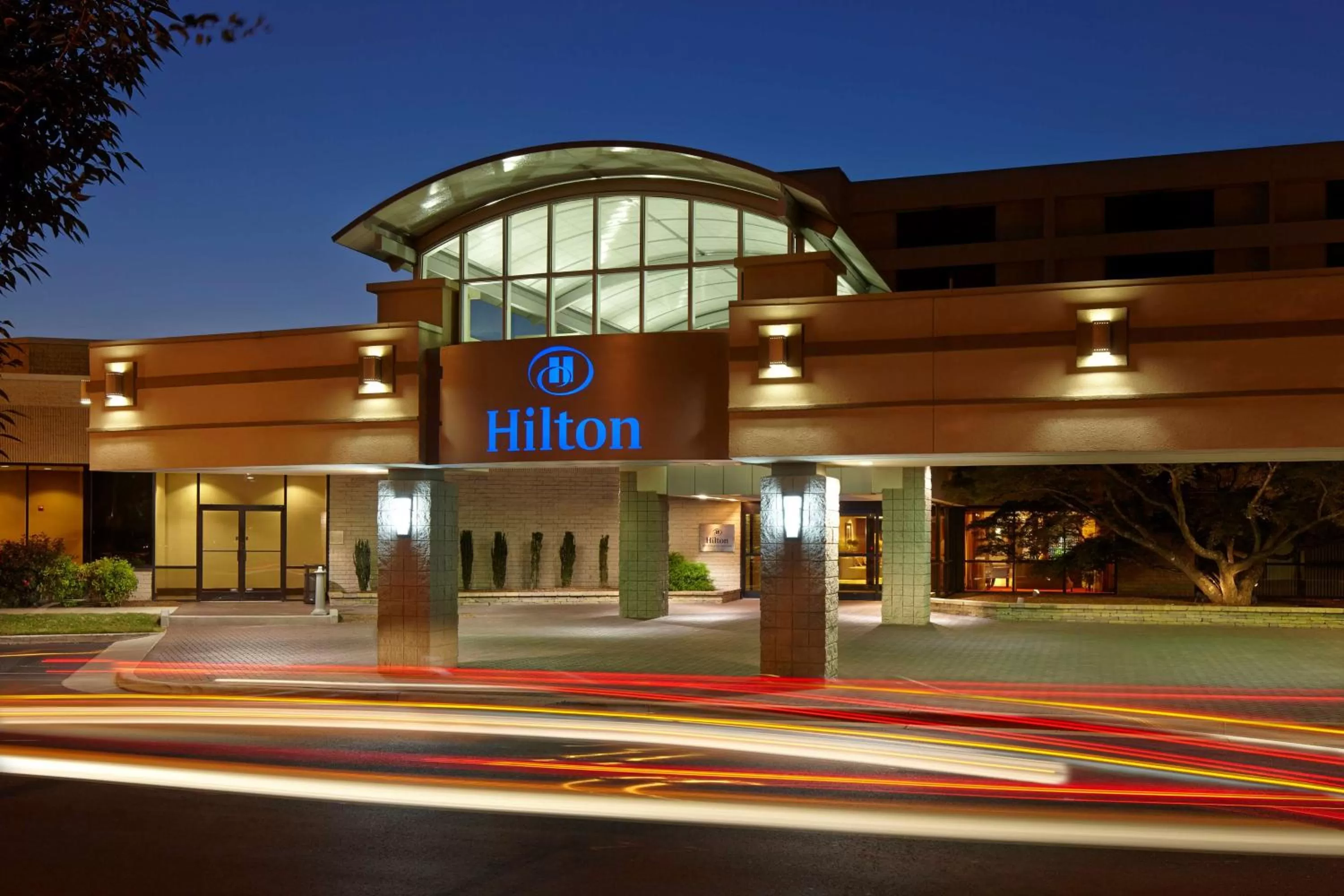 Property building in Hilton Raleigh North Hills