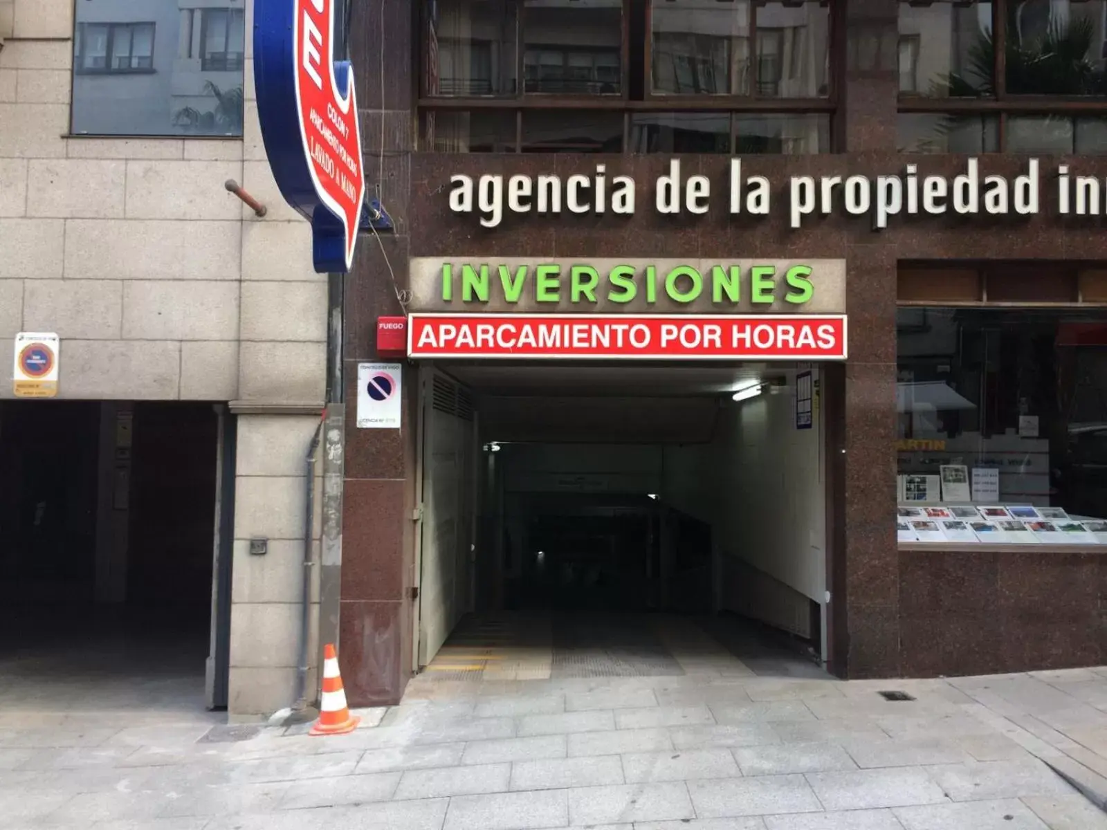 Property building, Facade/Entrance in Hotel Náutico