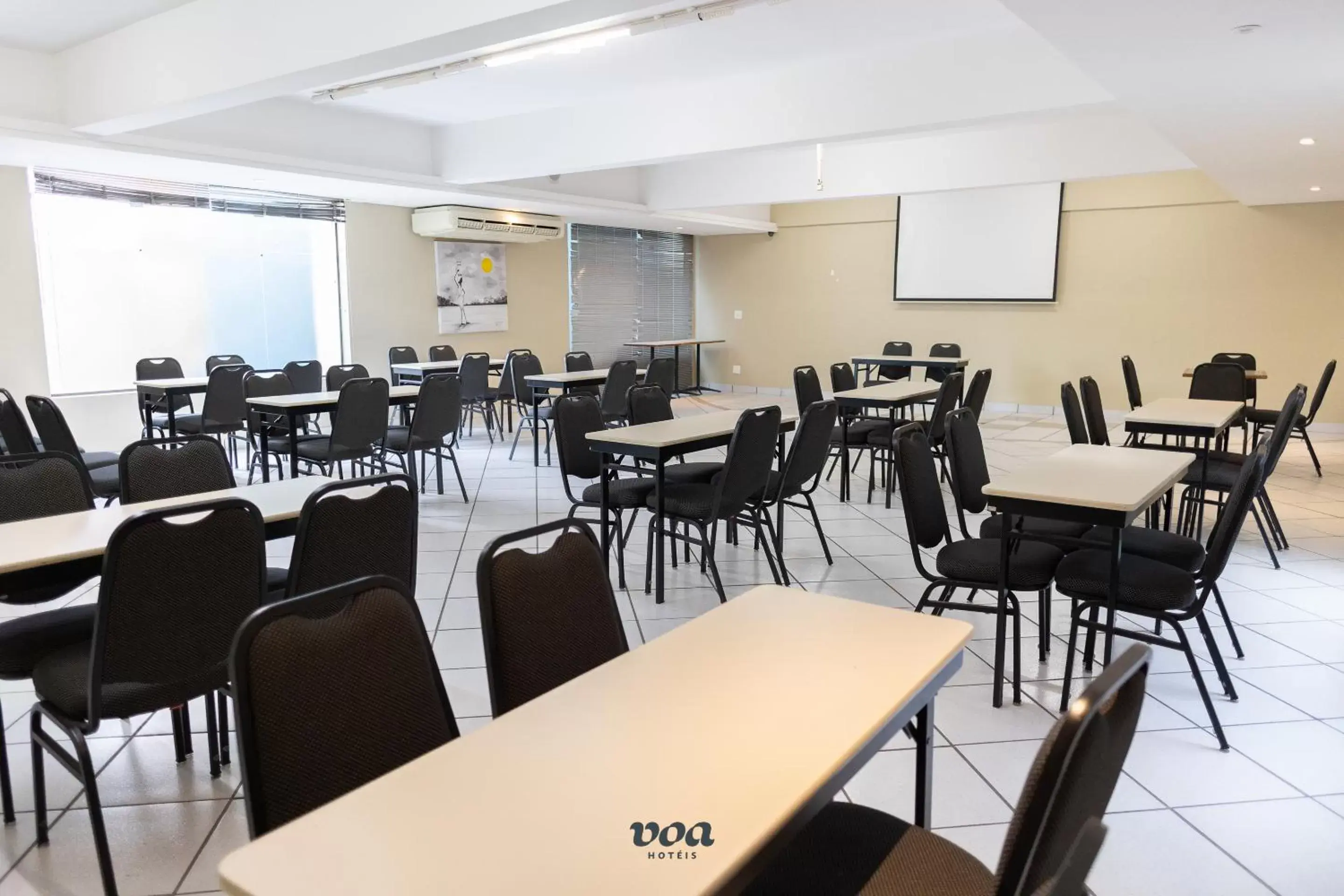 Meeting/conference room, Restaurant/Places to Eat in VOA Plazza Hotel