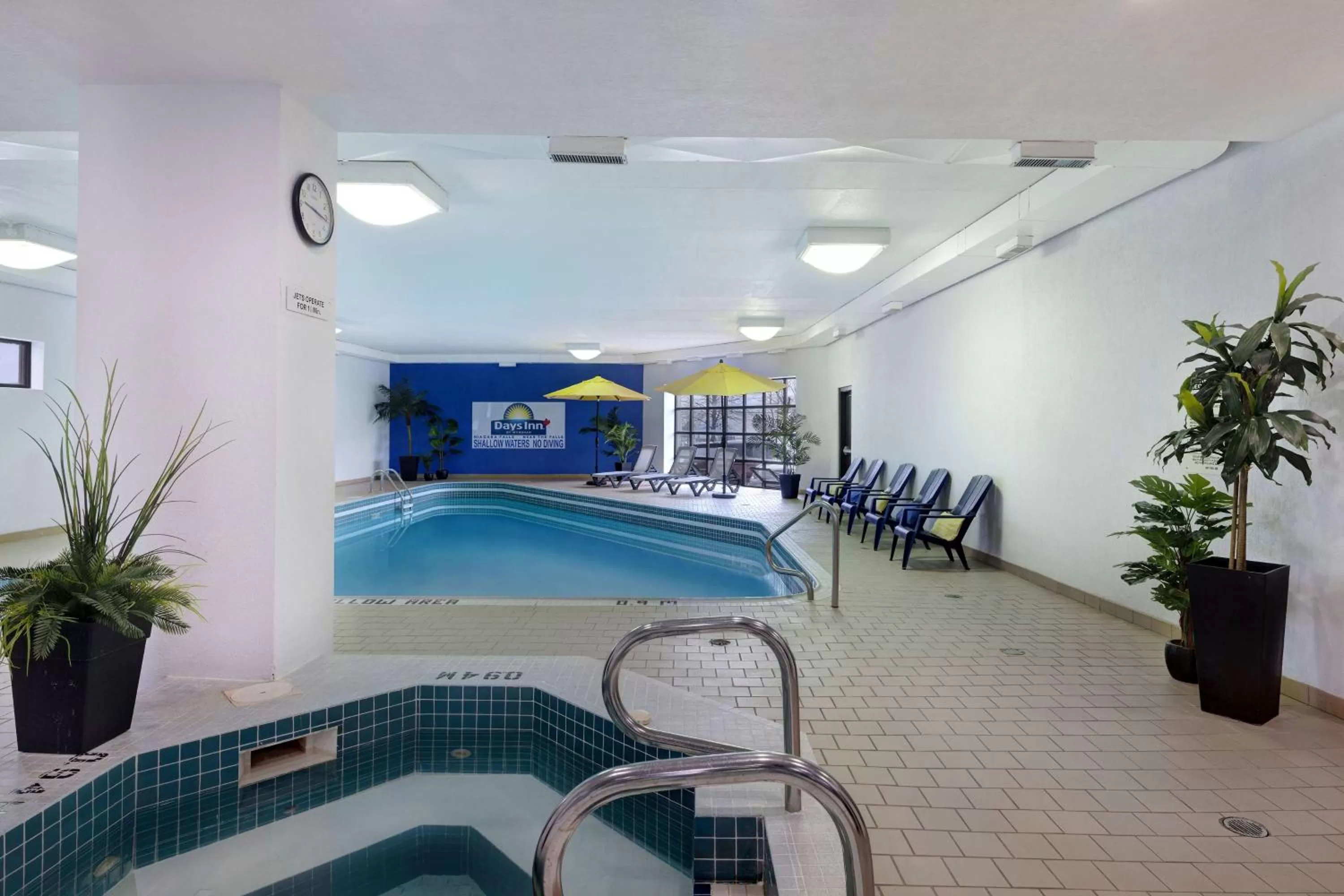 Pool view in Days Inn by Wyndham Niagara Falls Near The Falls