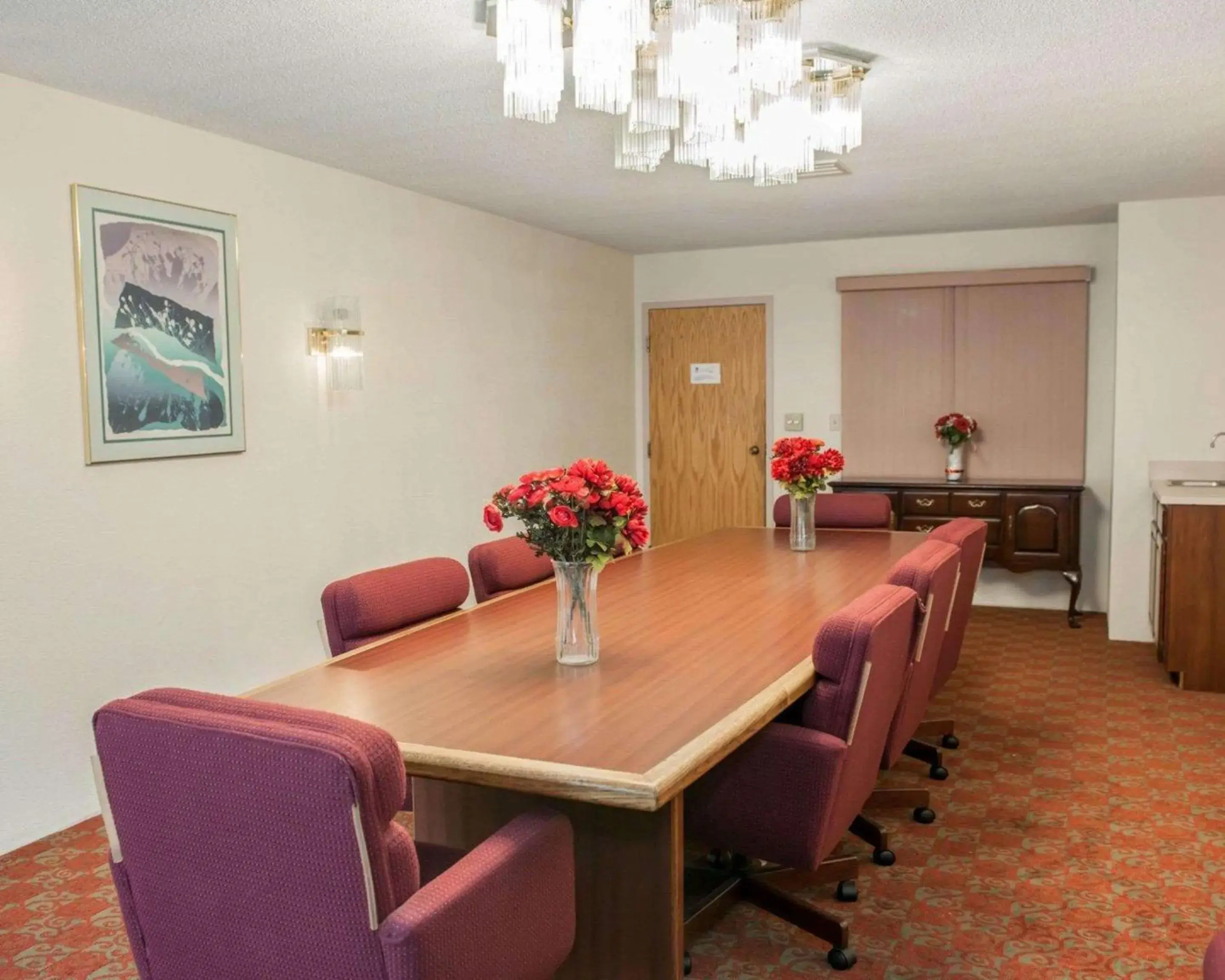 On site, Dining Area in Quality Inn and Suites Indianapolis
