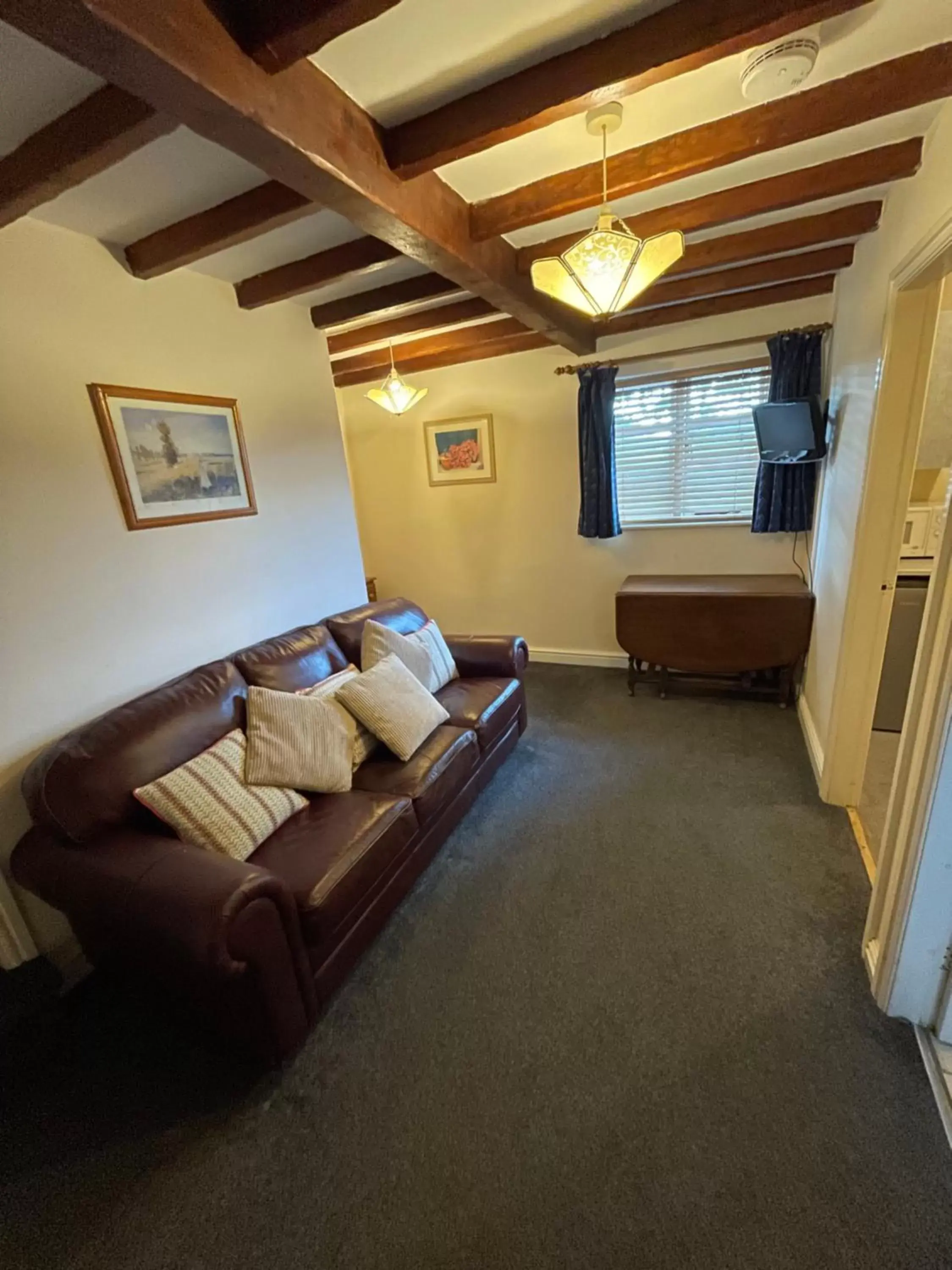 Living room, Seating Area in Halfway House Inn & Cottages