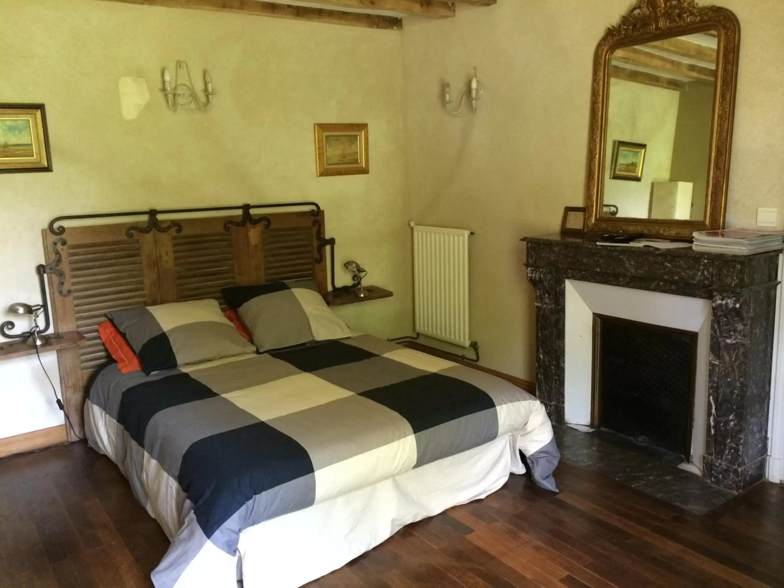 Bedroom, Bed in La Barillerie