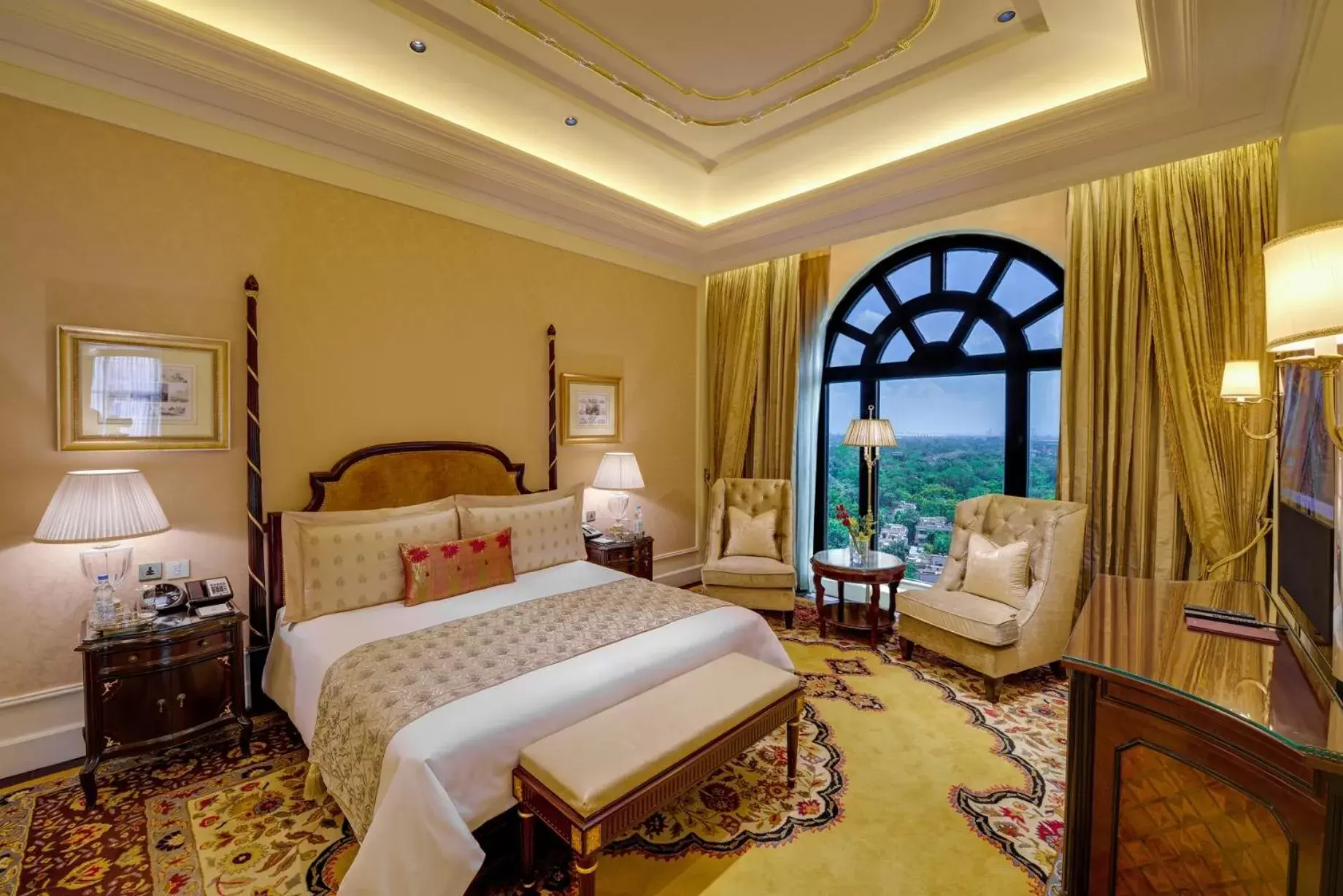 Bedroom in The Leela Palace New Delhi