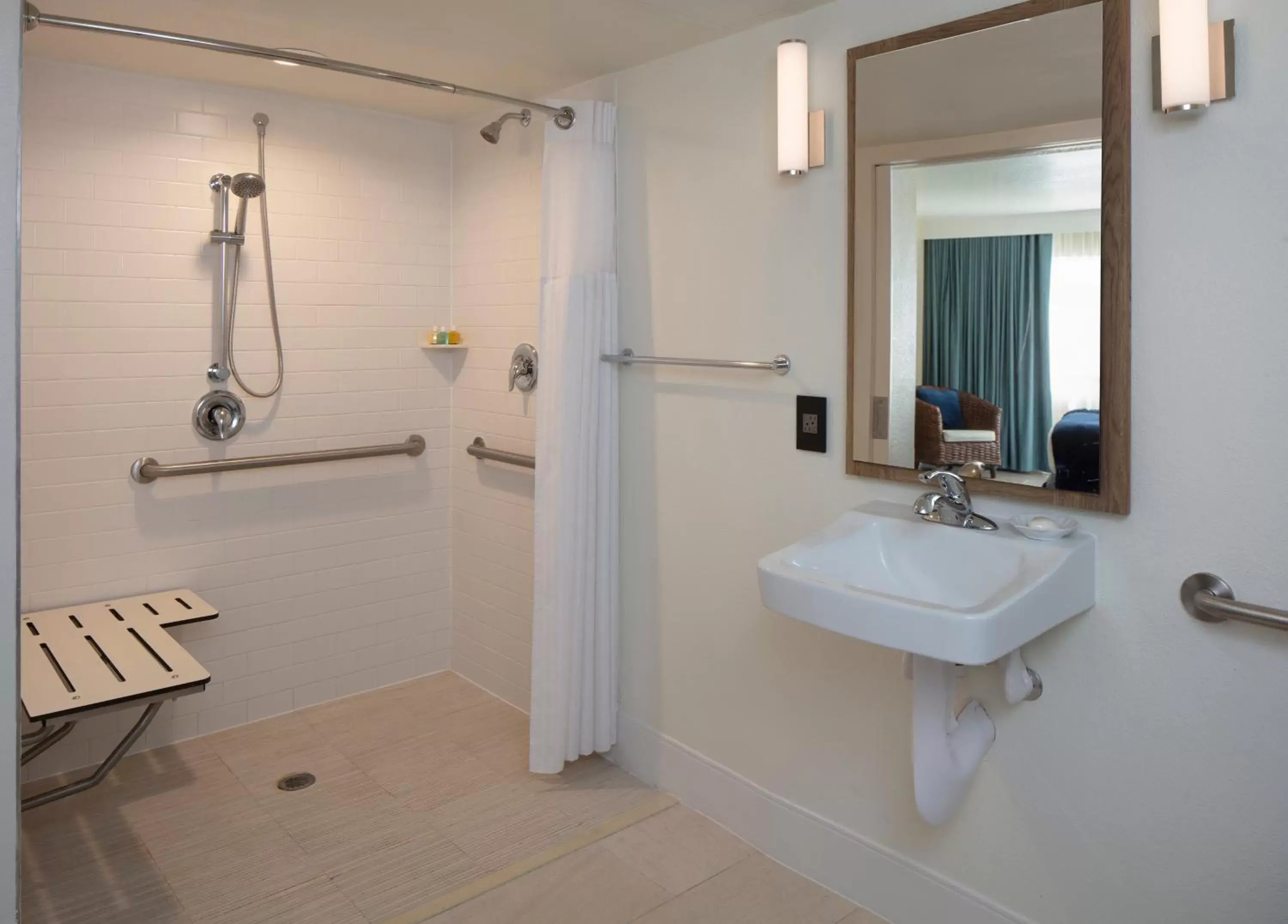 Shower, Bathroom in Postcard Inn Beach Resort & Marina
