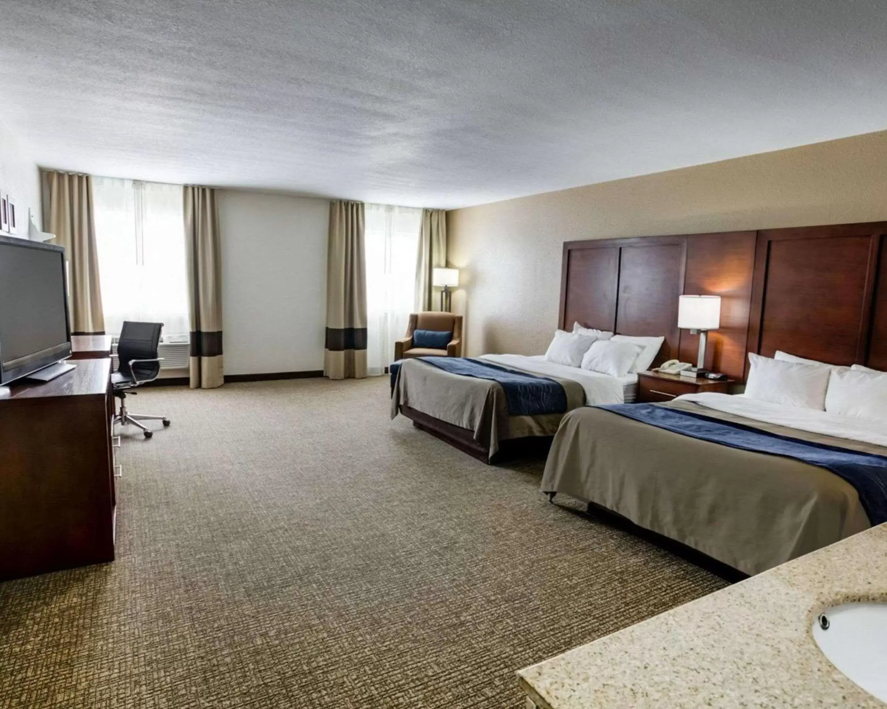 Photo of the whole room in Comfort Inn Kearney - Liberty