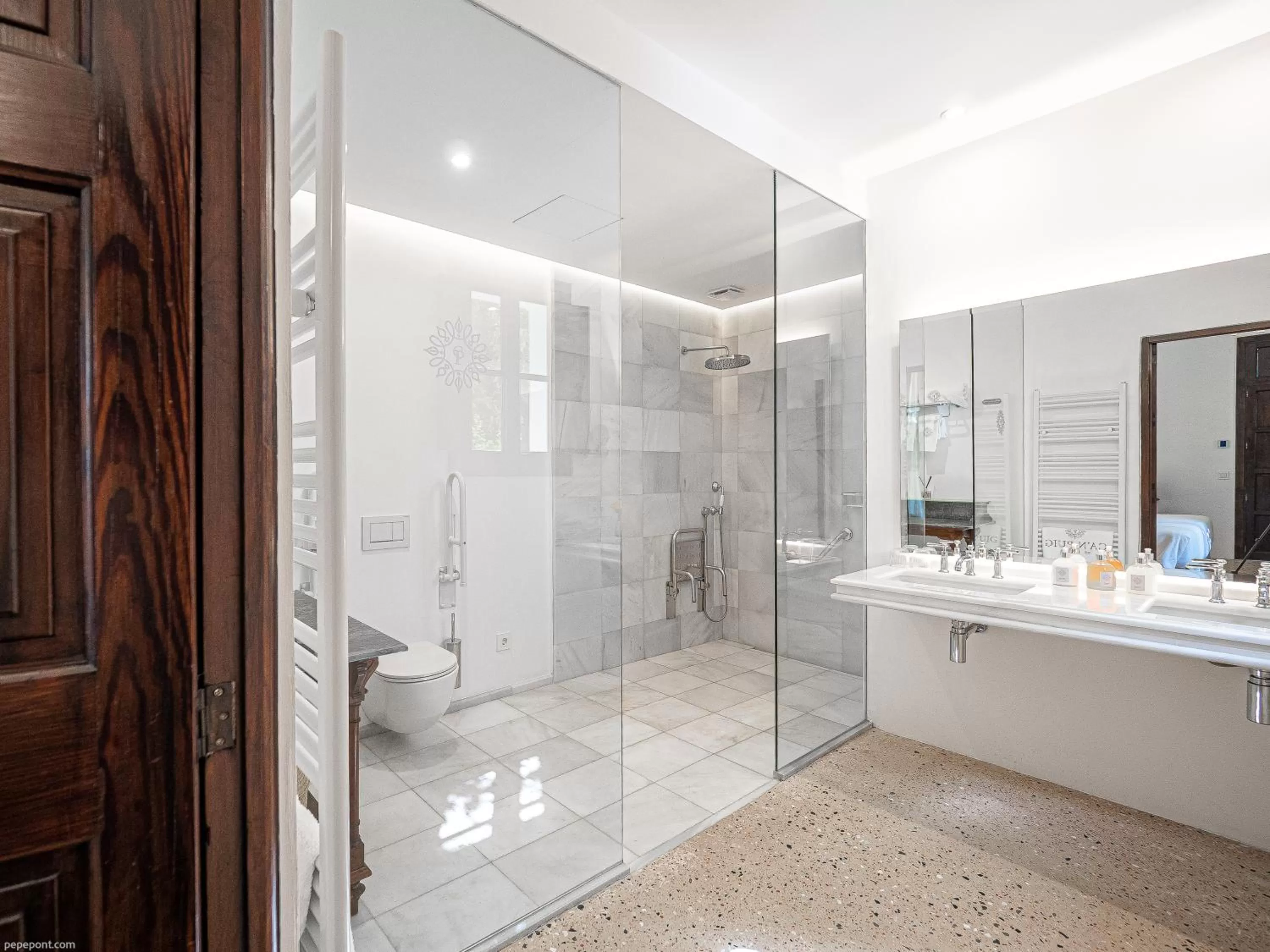 Shower in Ca'n Puig de Sòller