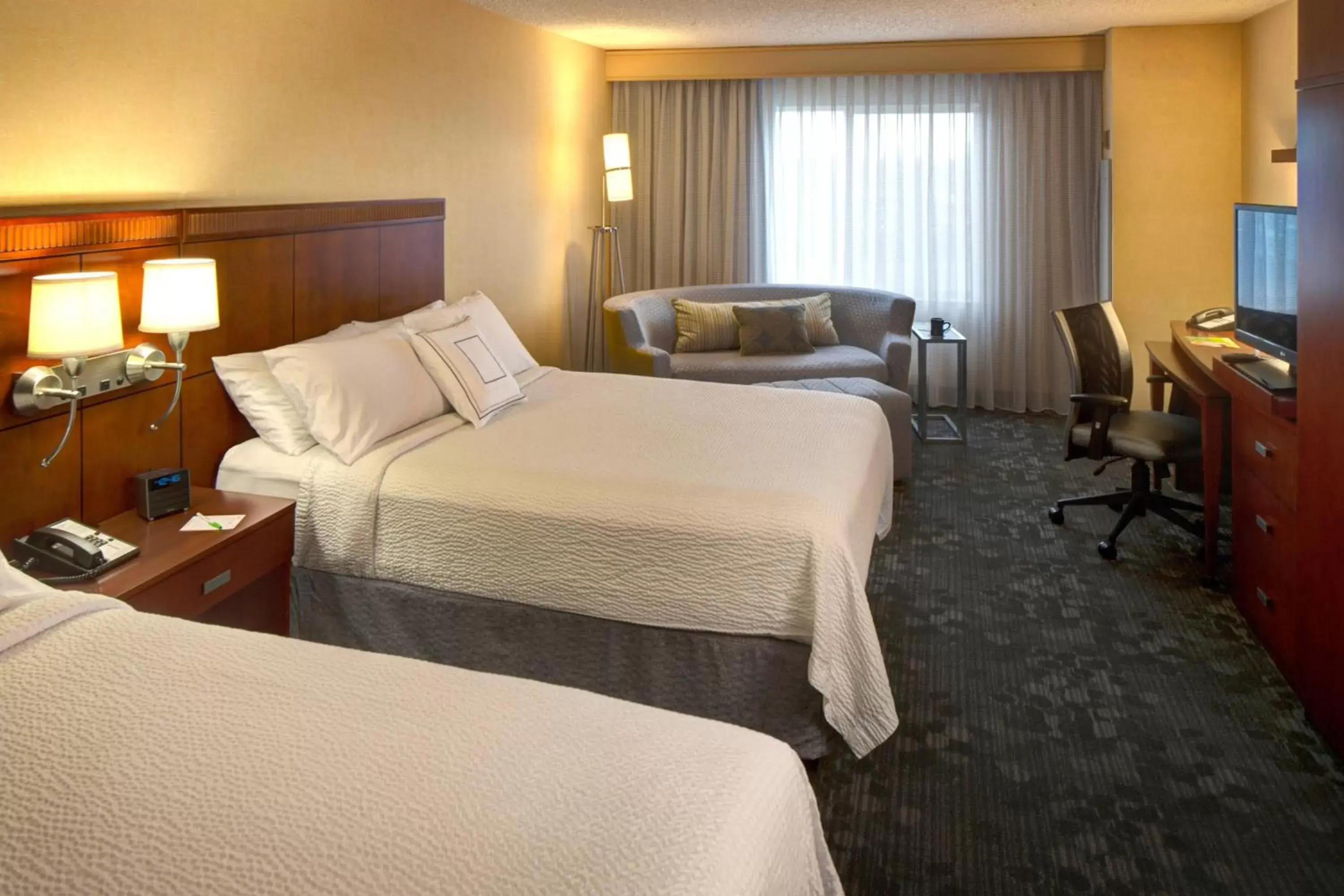 Photo of the whole room, Bed in Courtyard by Marriott Anchorage Airport