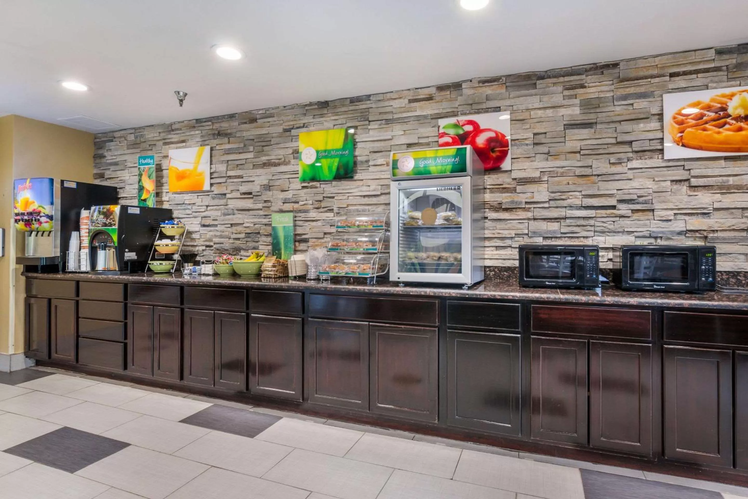 Restaurant/places to eat in Quality Inn & Suites Florence - Cincinnati South